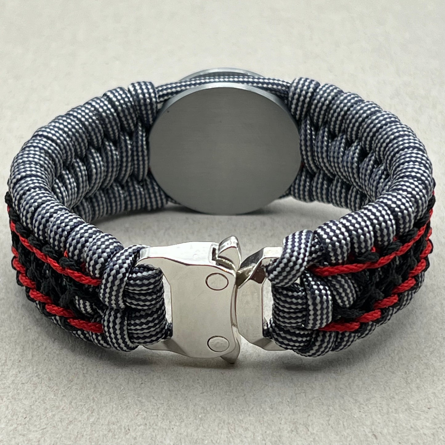 paracord bracelet