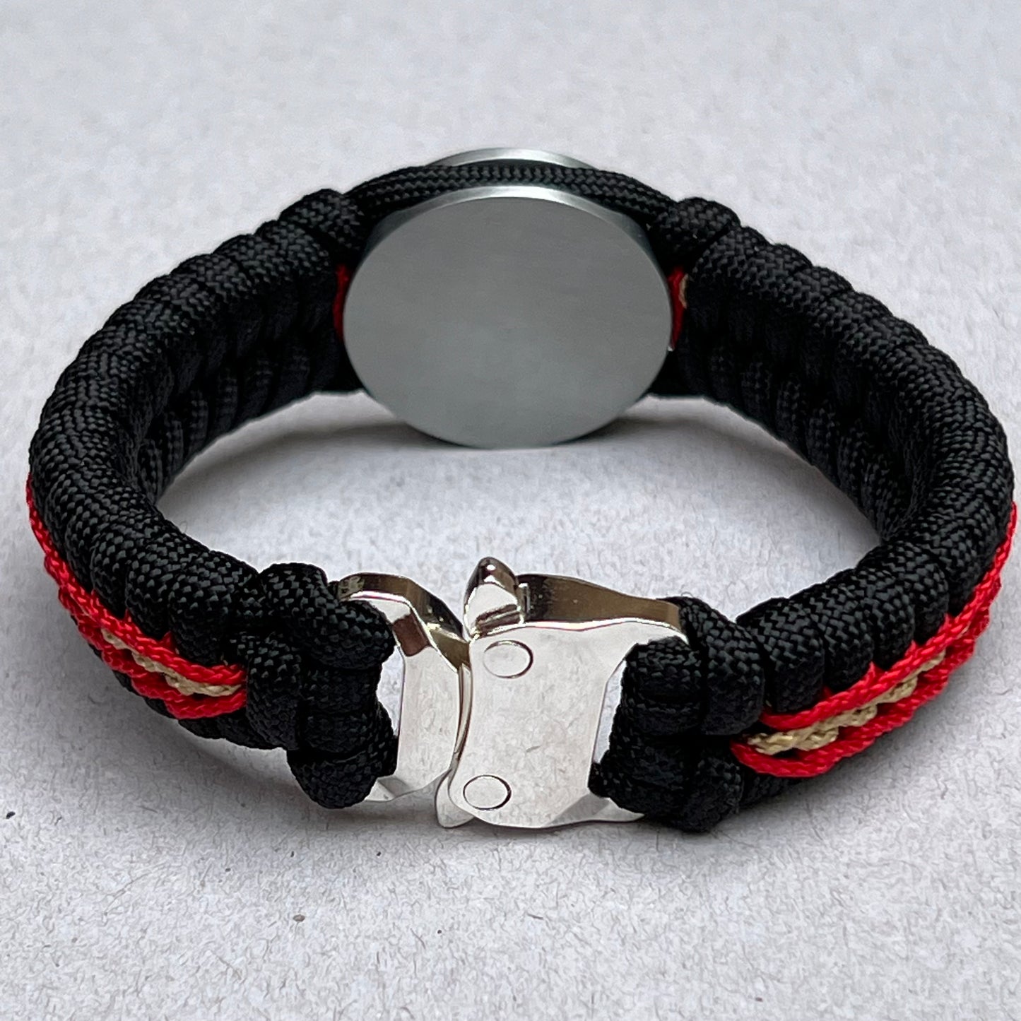paracord bracelet