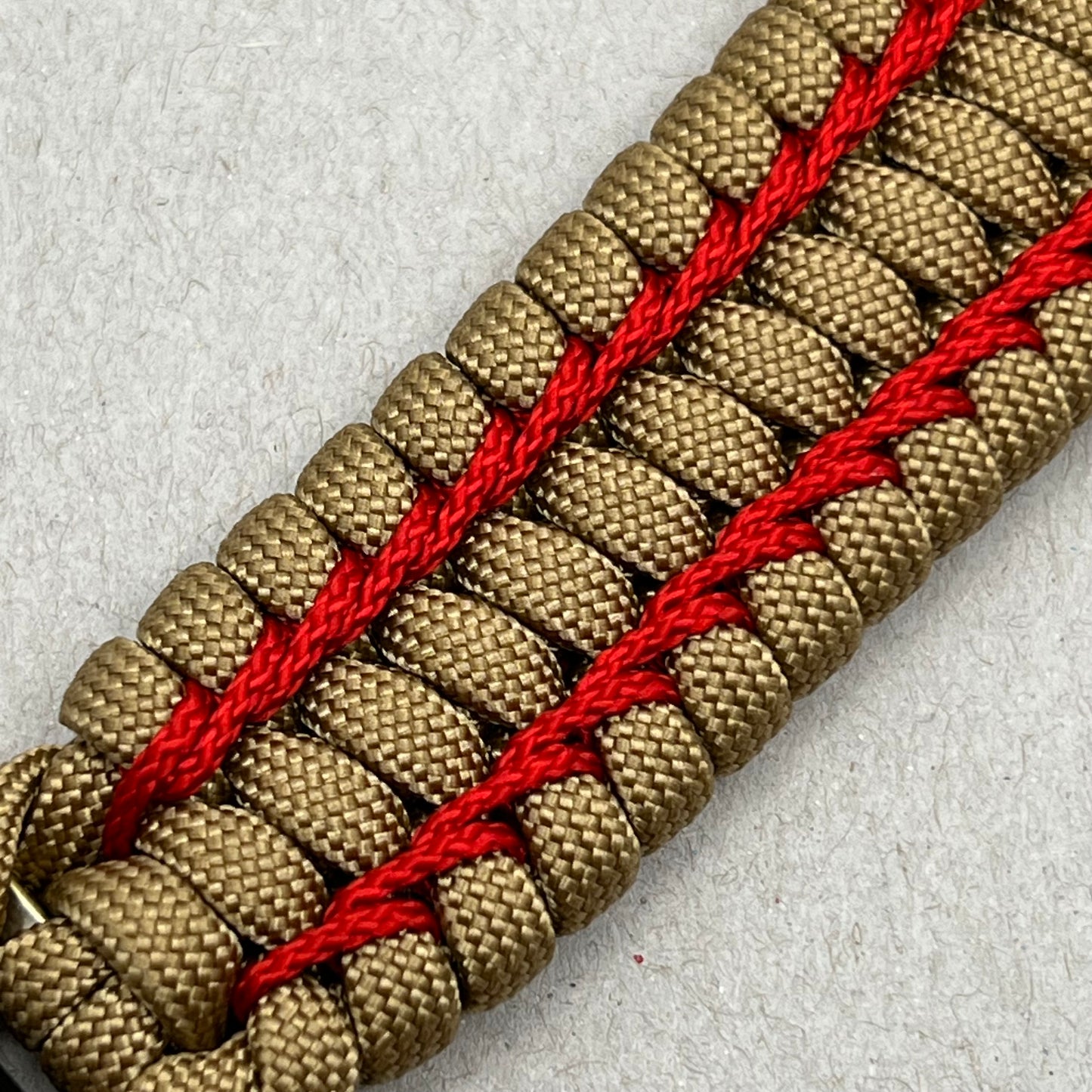 paracord bracelet
