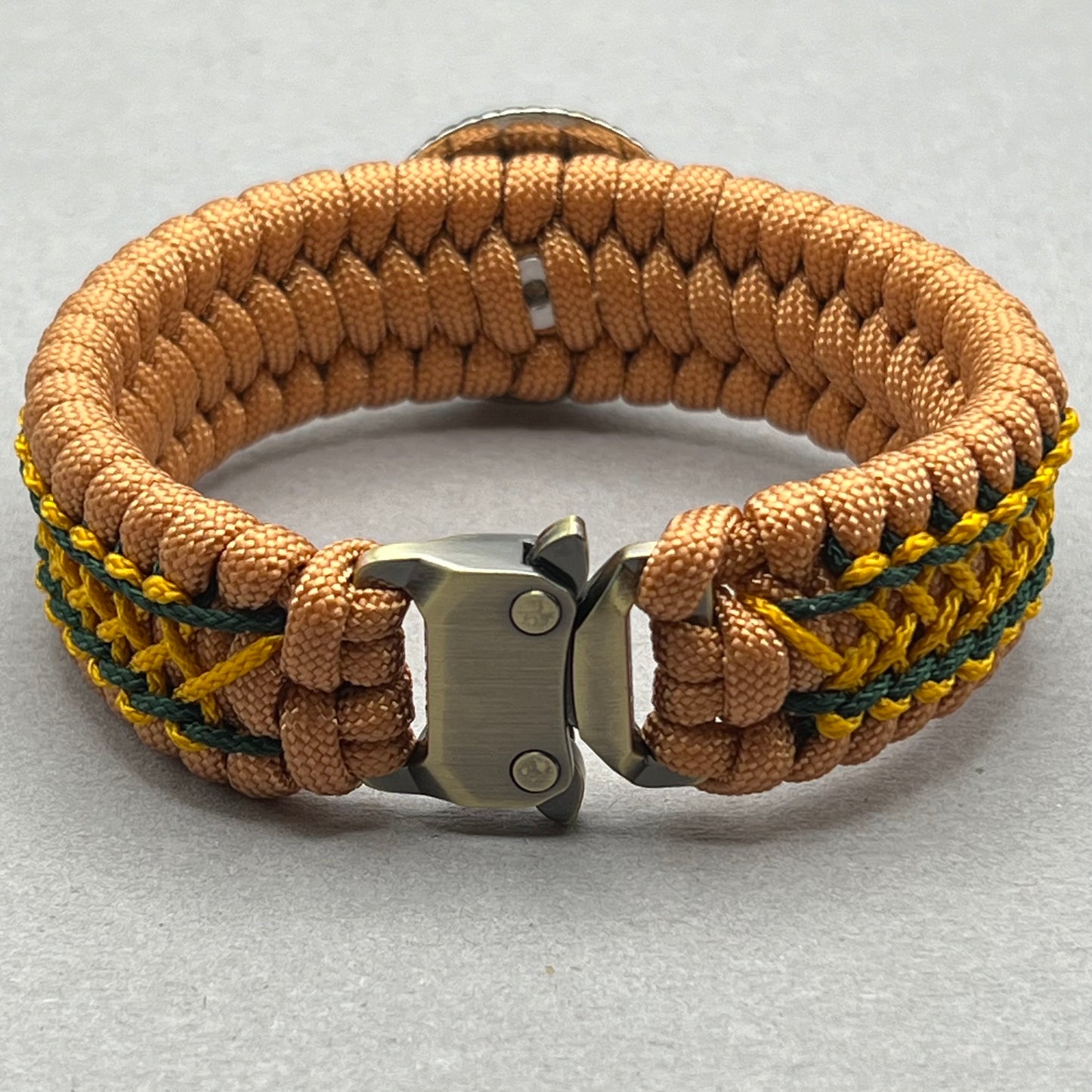 paracord bracelet