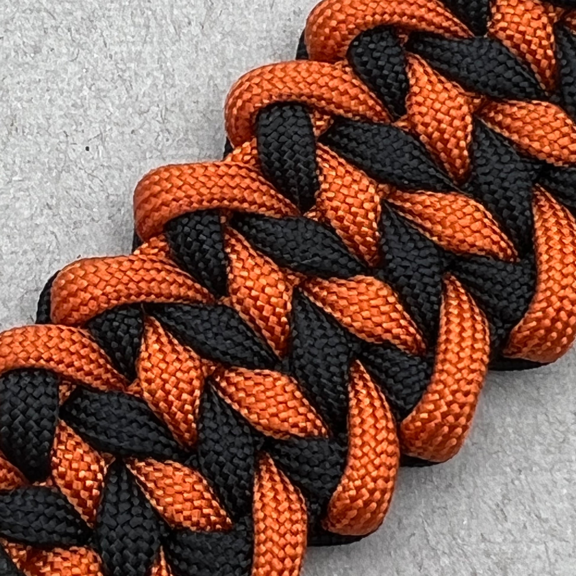 paracord bracelet