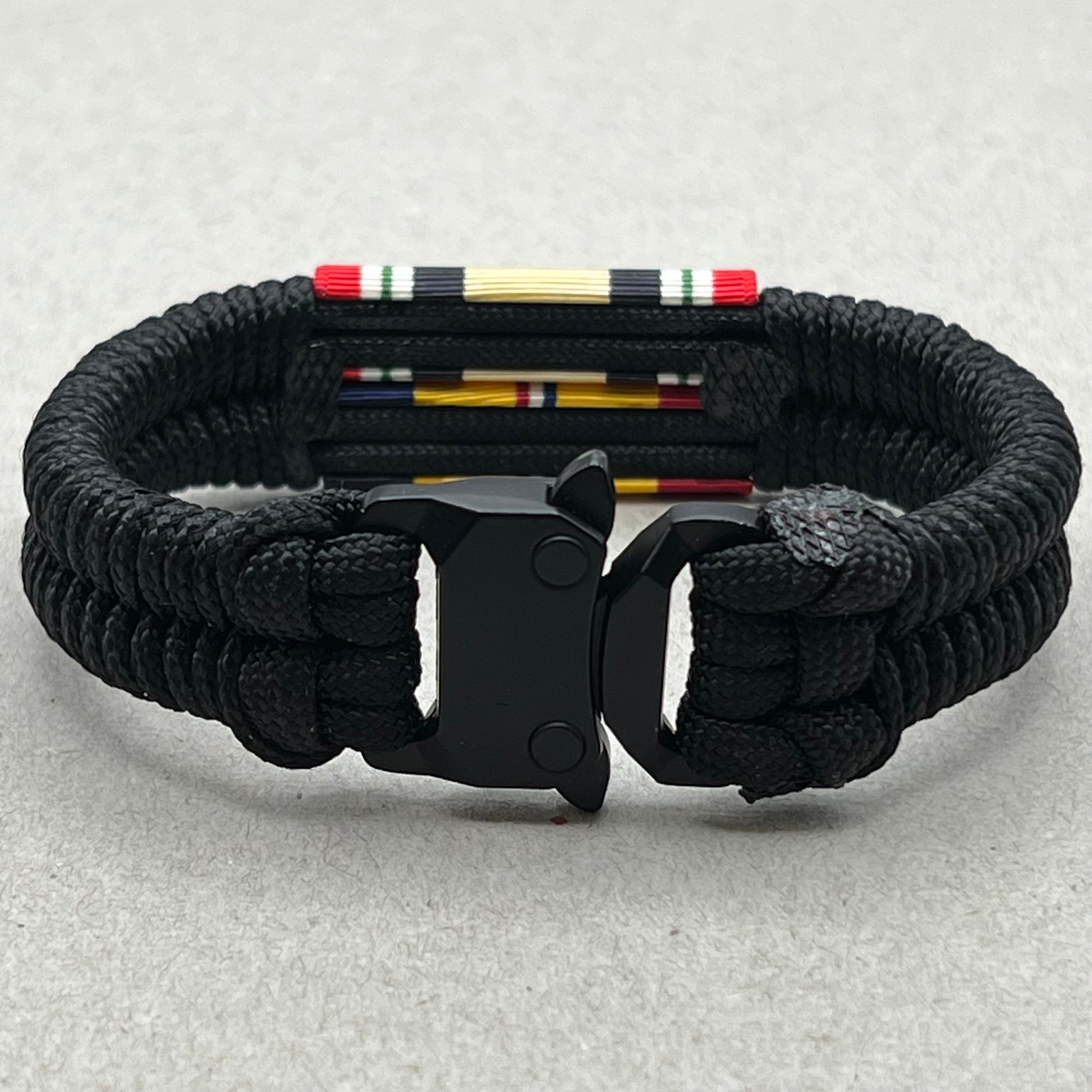 paracord bracelet