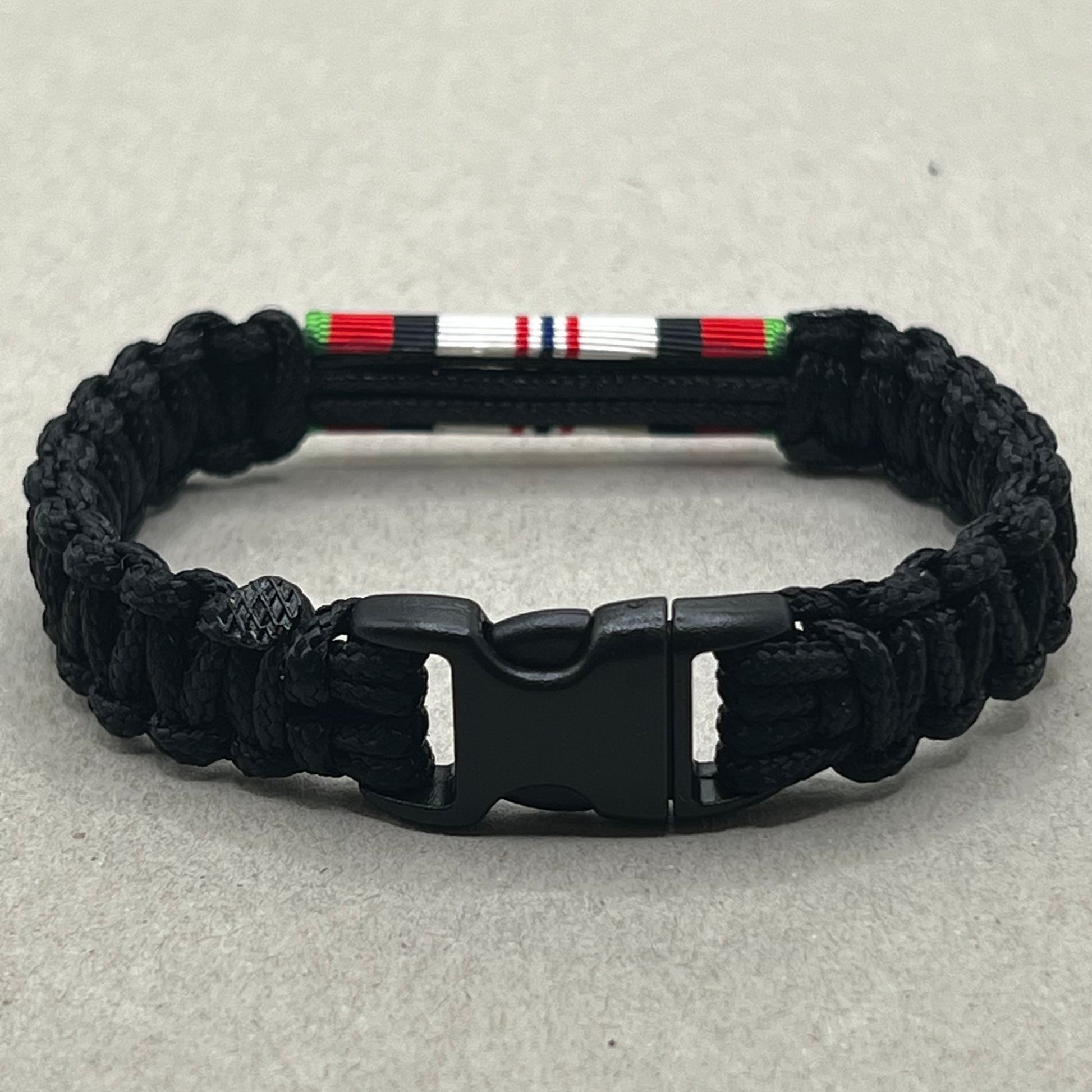 paracord bracelet