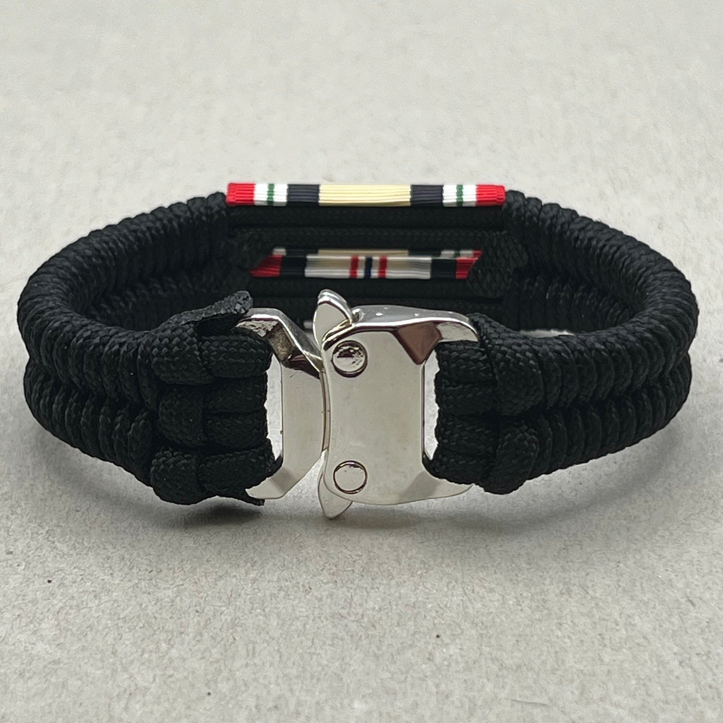 paracord bracelet