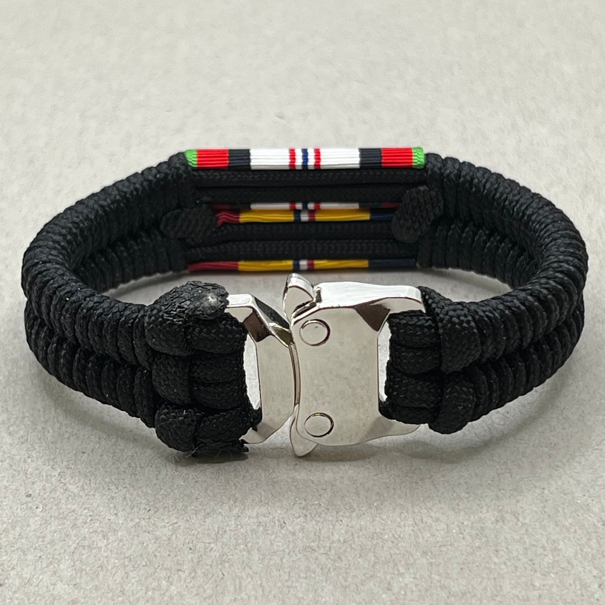 paracord bracelet