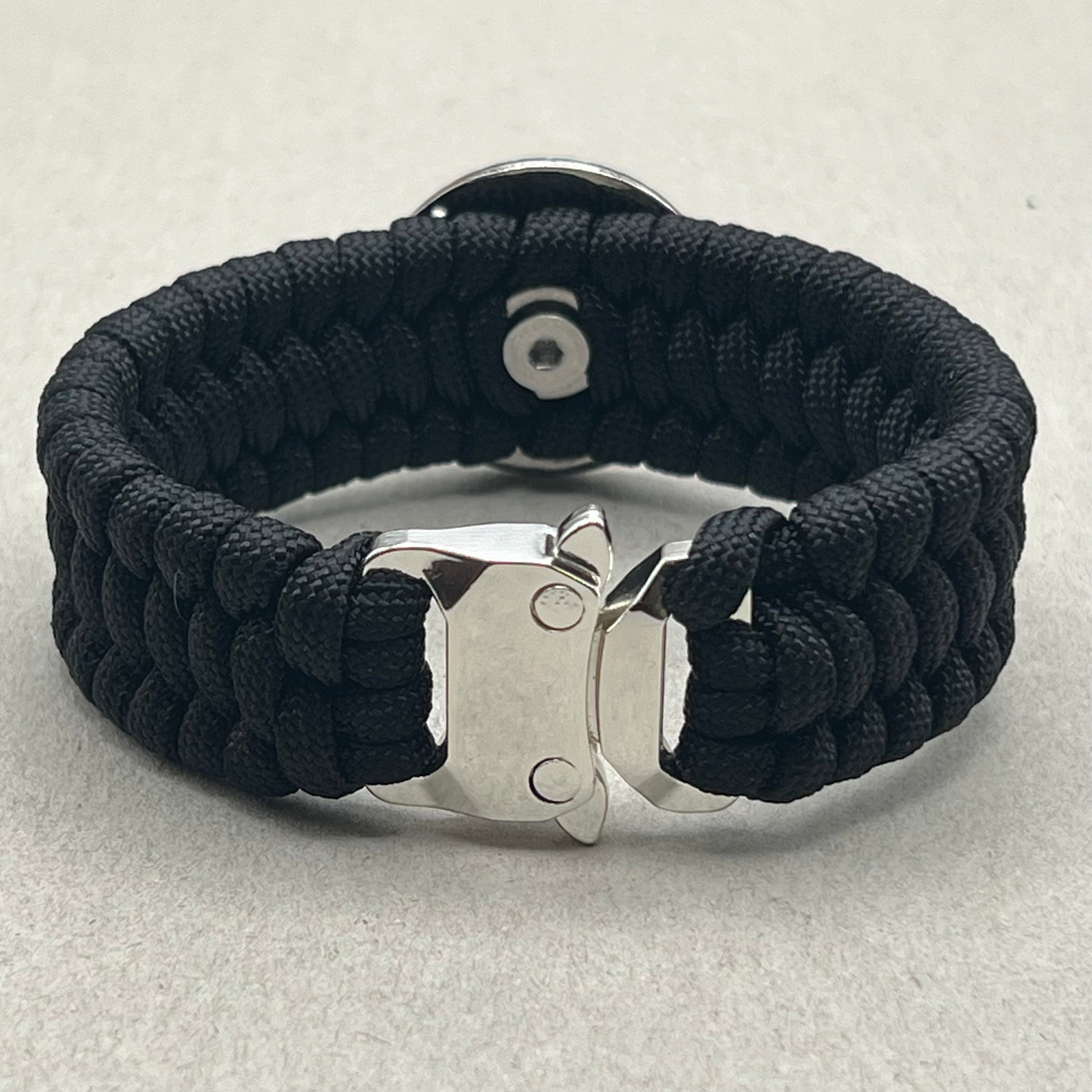 paracord bracelet