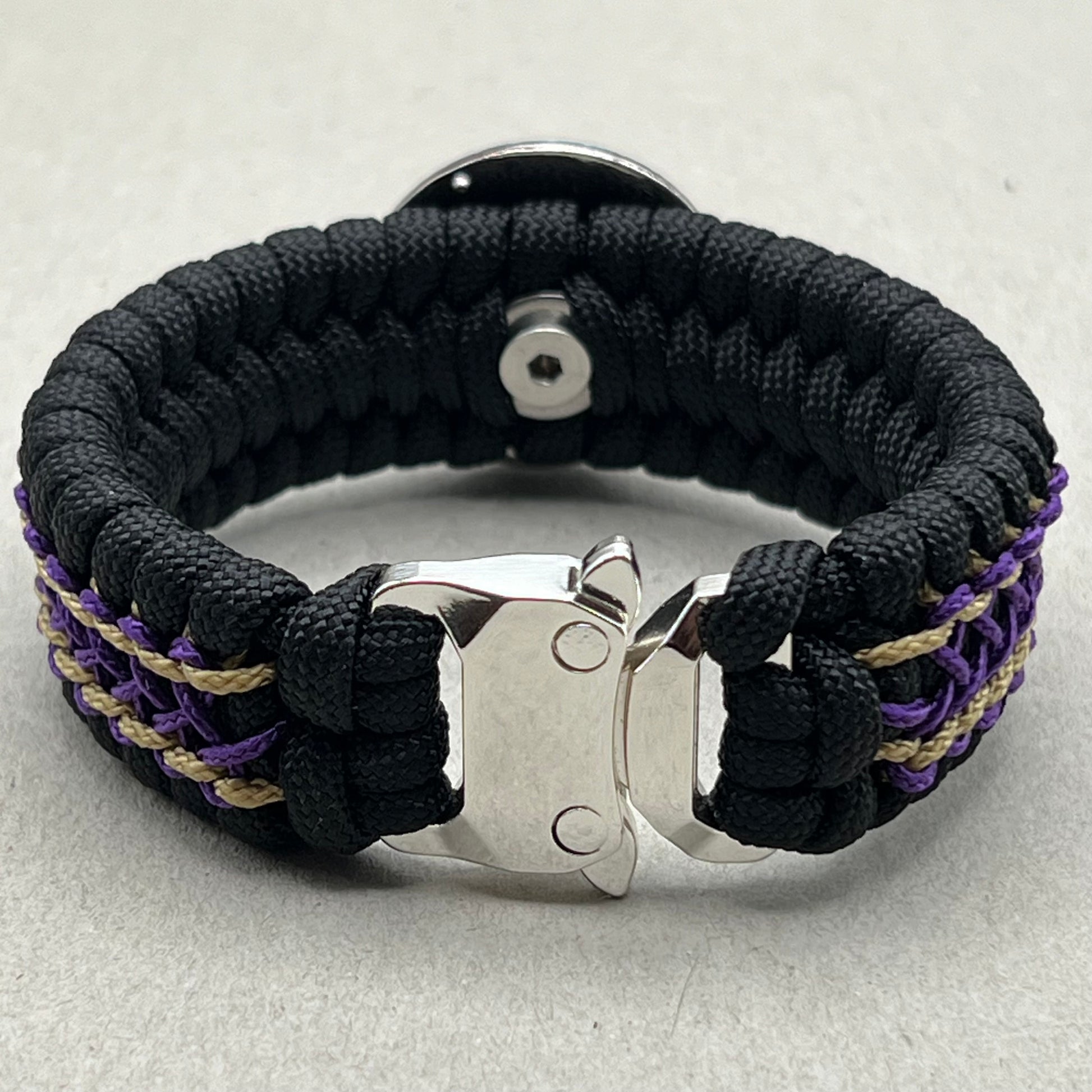 paracord bracelet