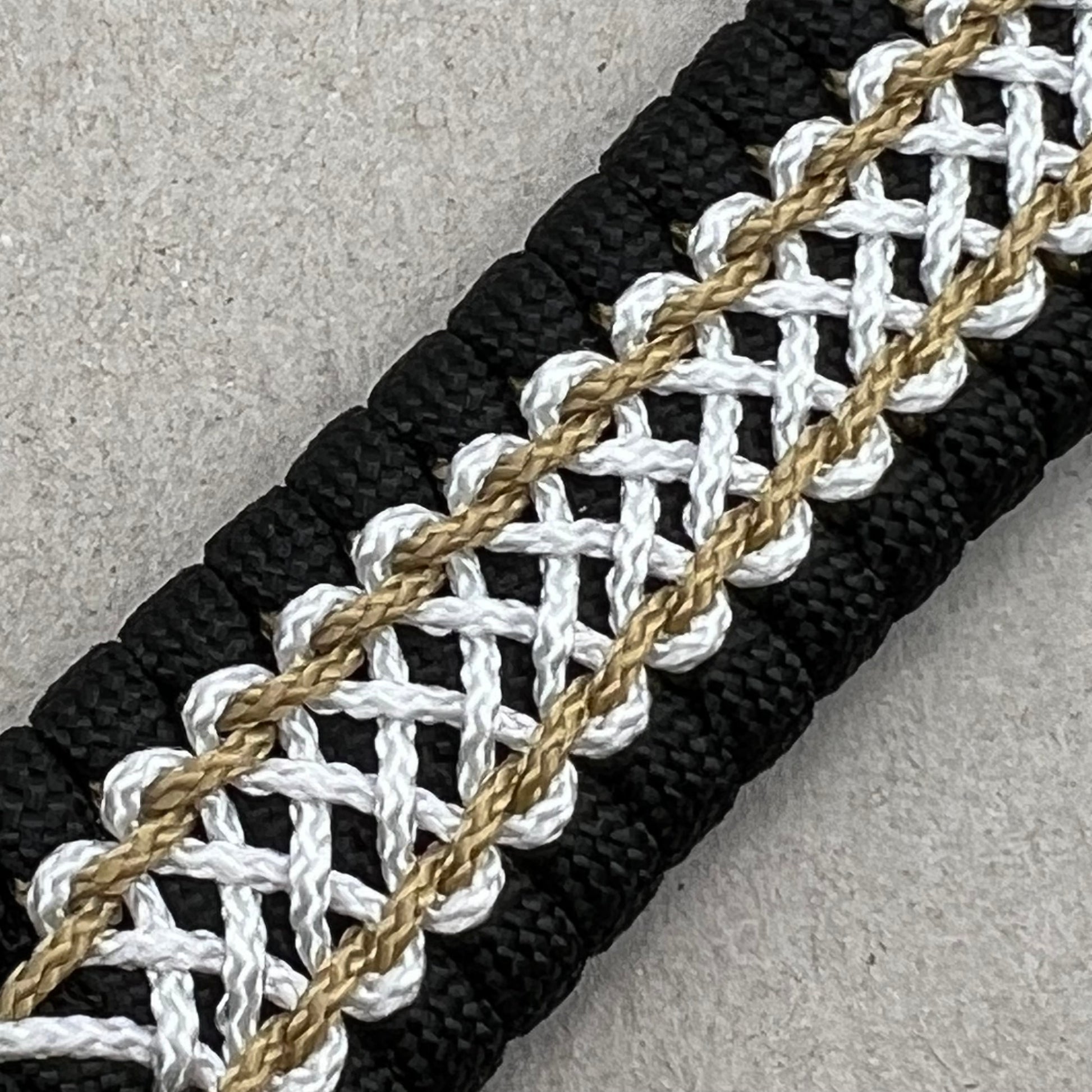 paracord bracelet