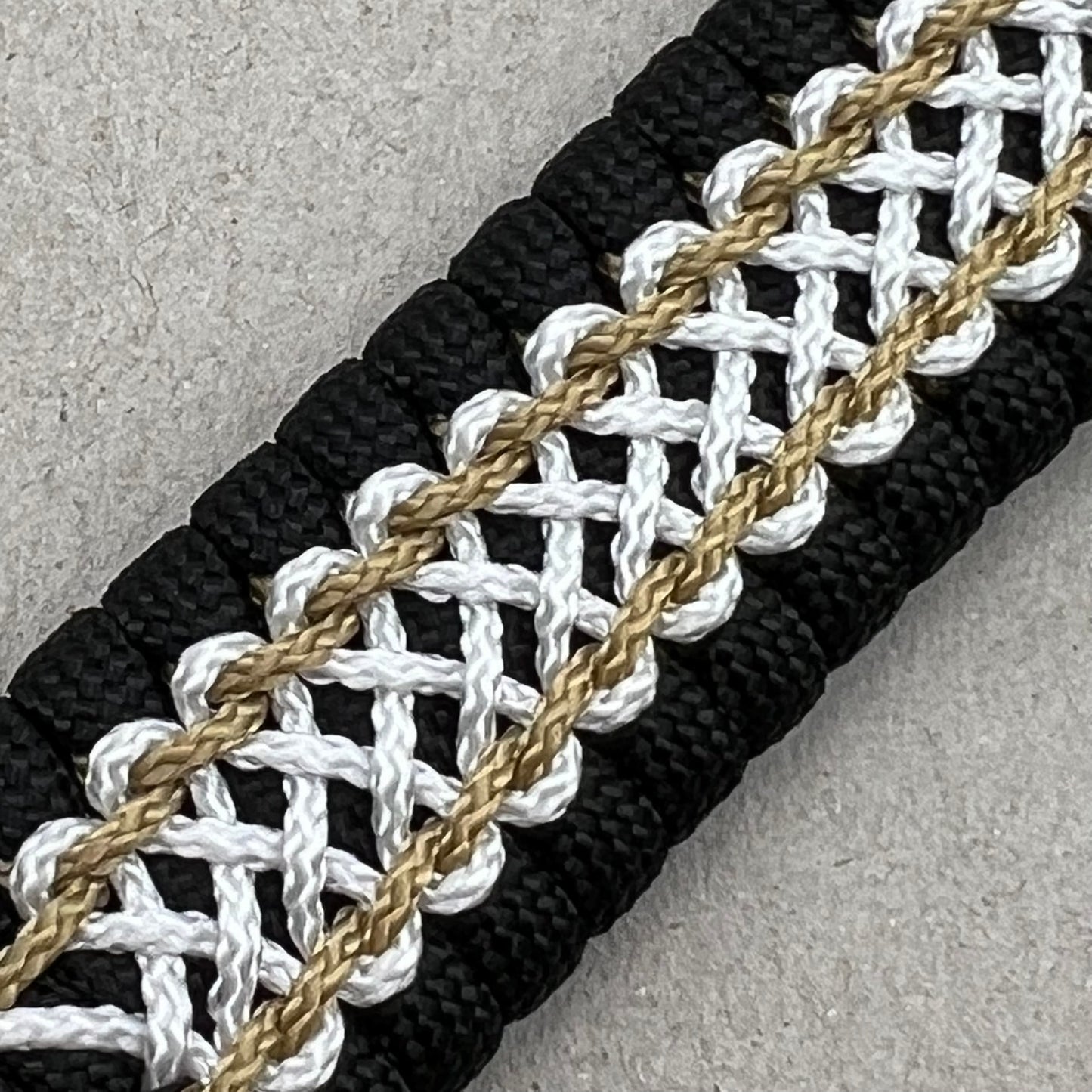 paracord bracelet