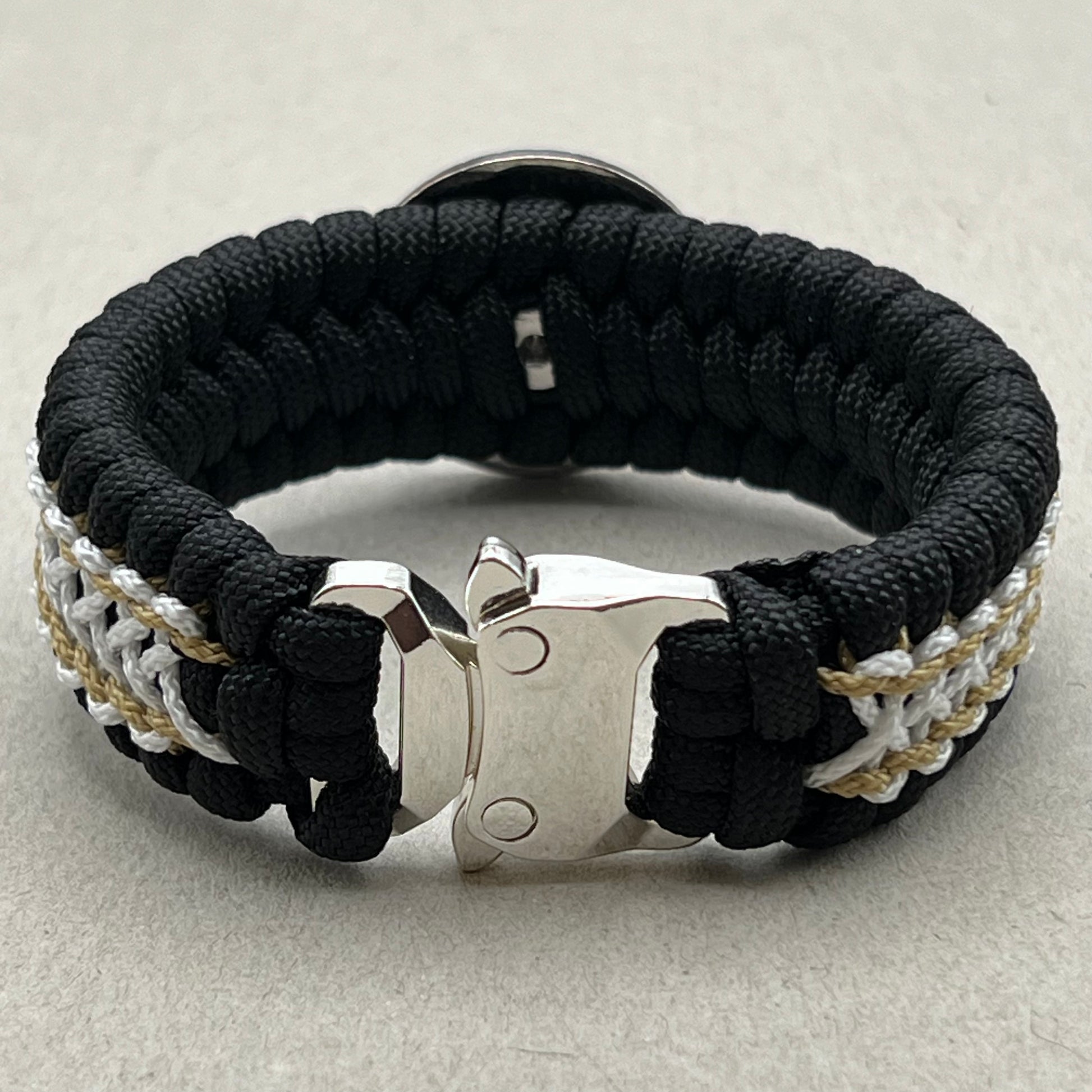 paracord bracelet