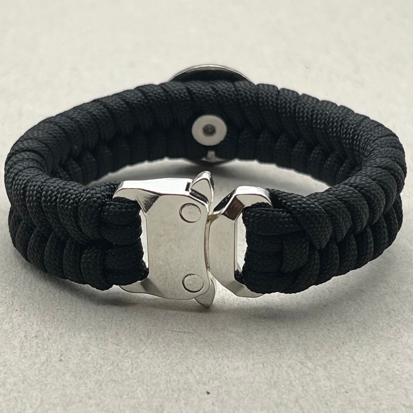 paracord bracelet