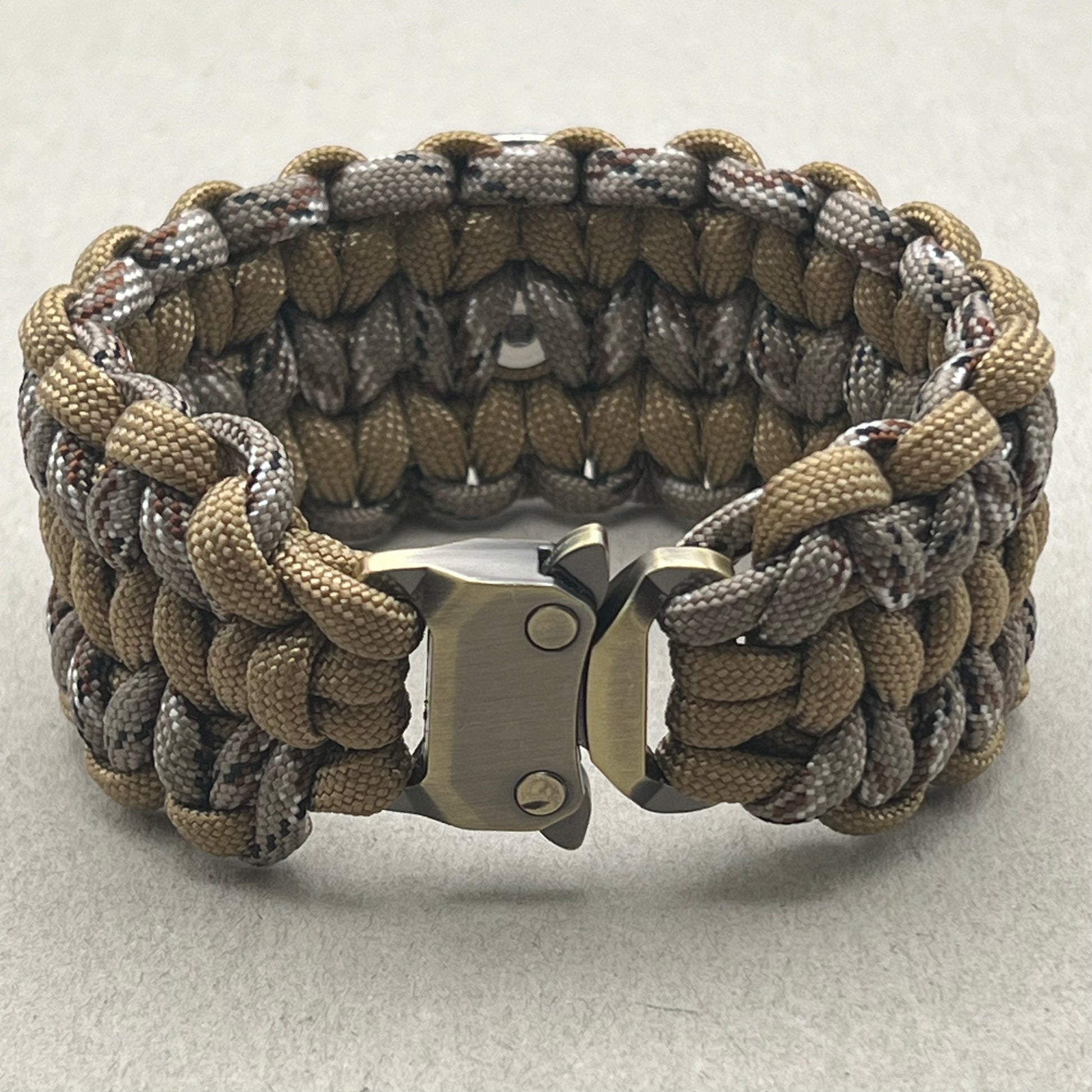 paracord bracelet