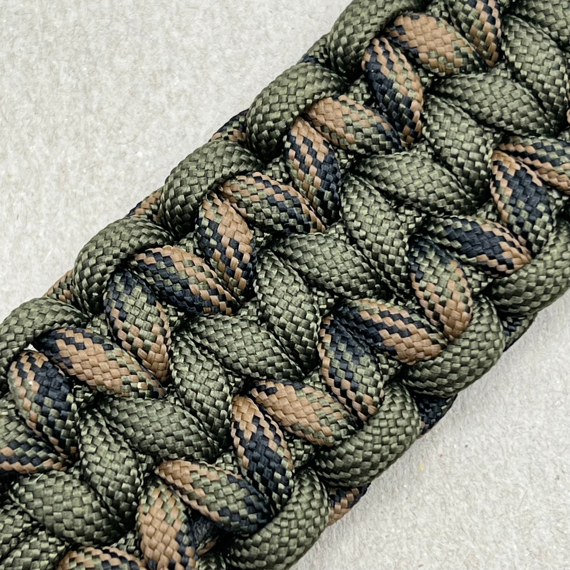 paracord bracelet