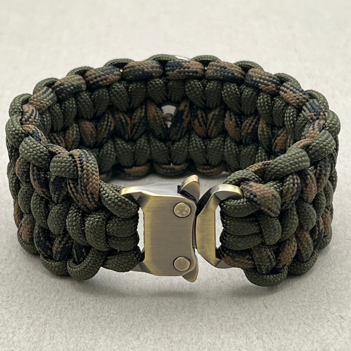 paracord bracelet