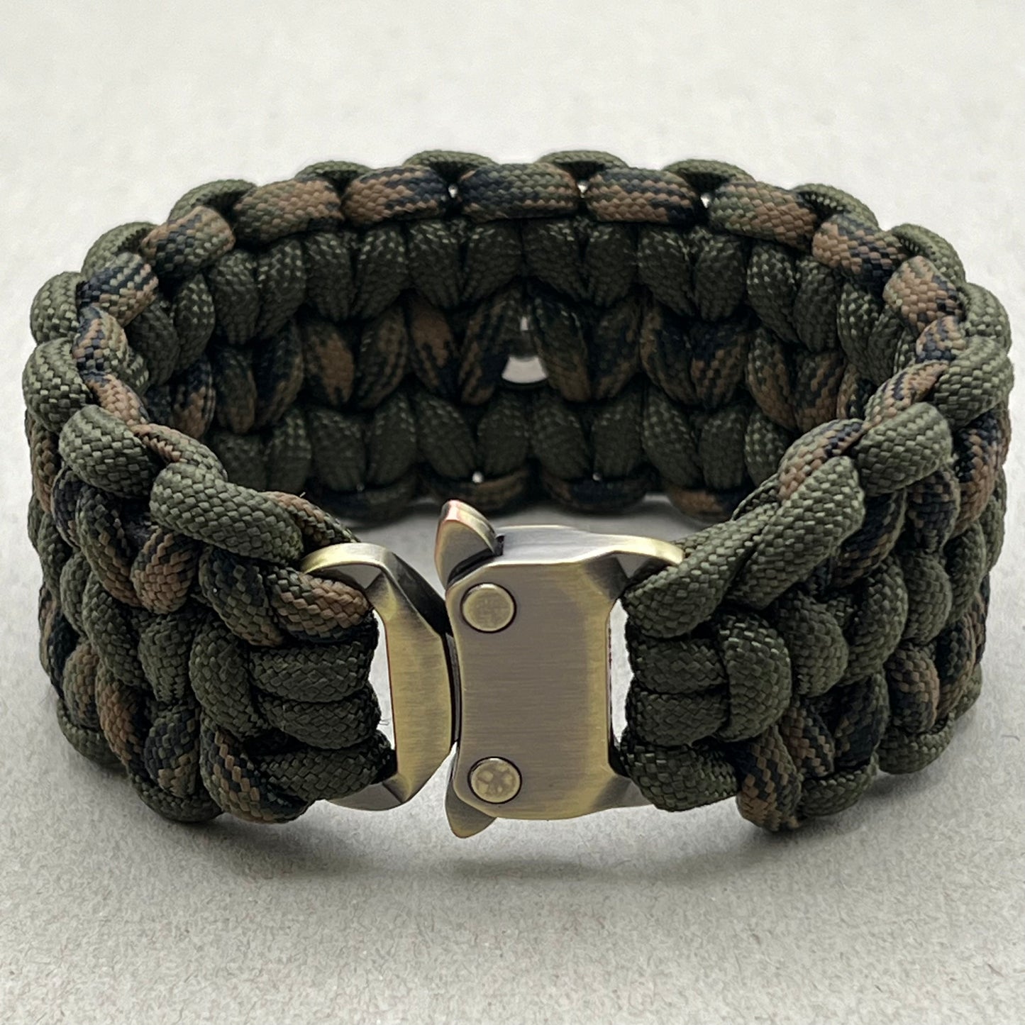 paracord bracelet