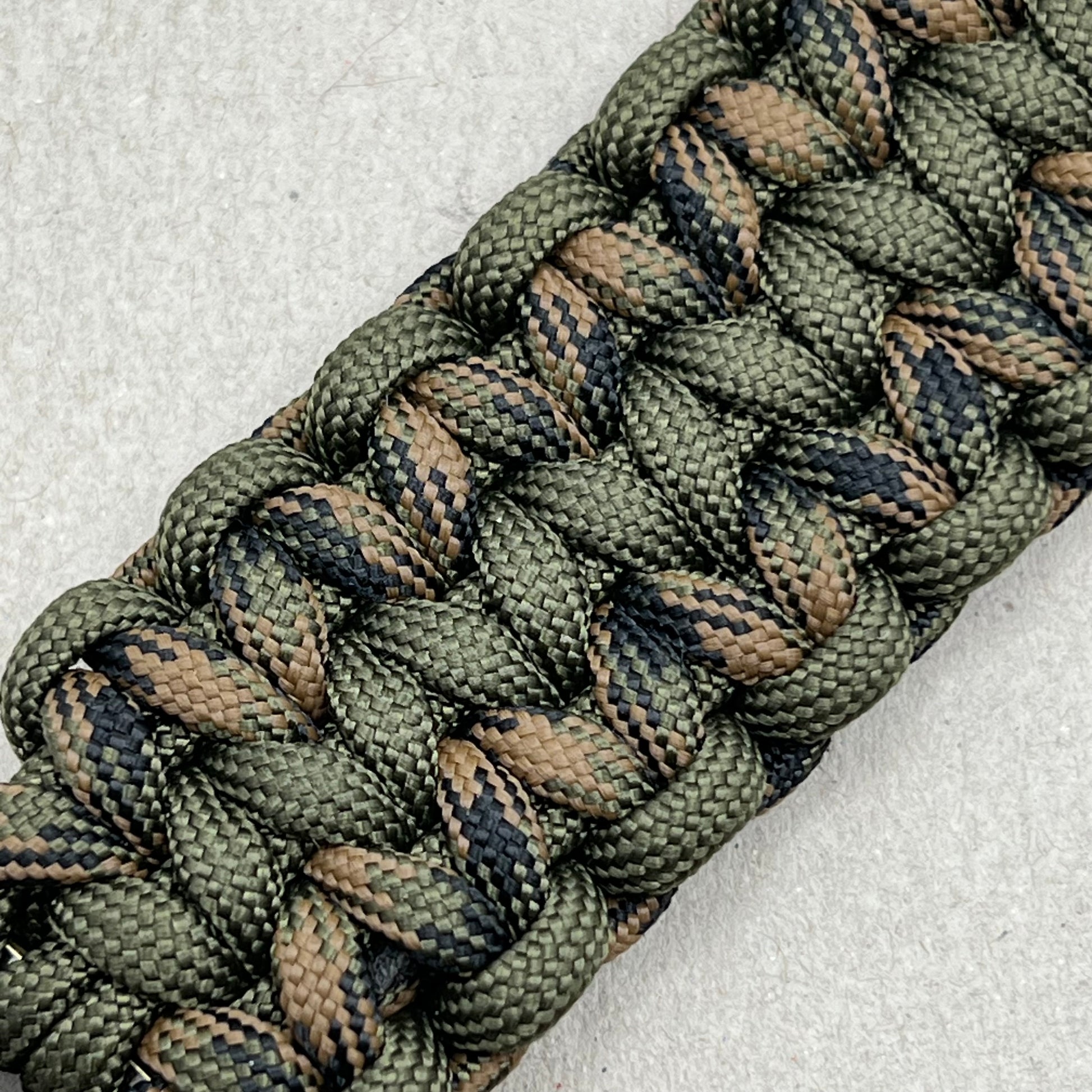 paracord bracelet