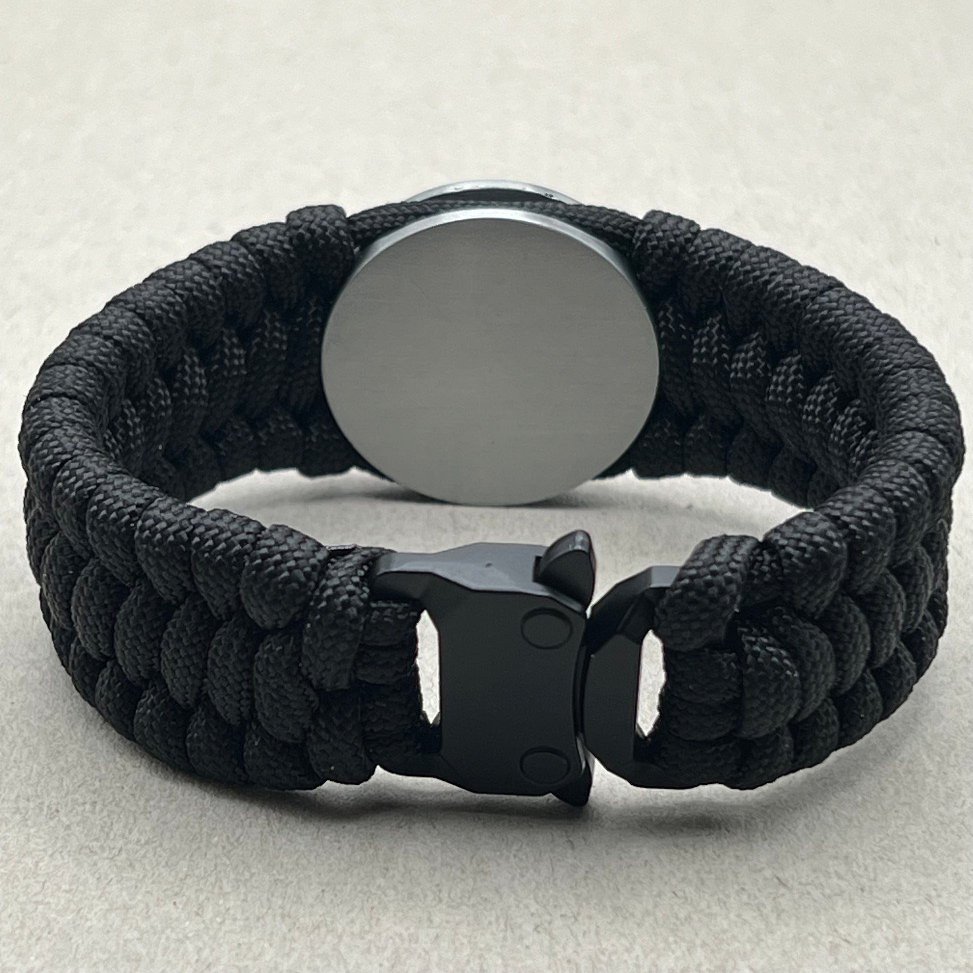 paracord bracelet