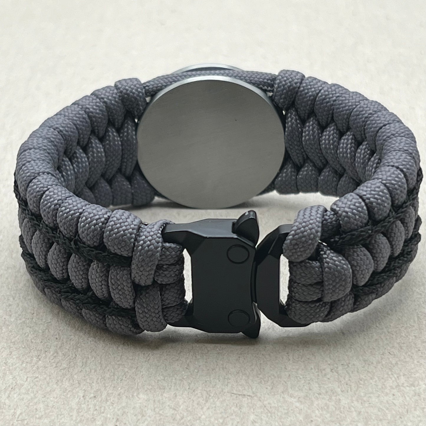 paracord bracelet