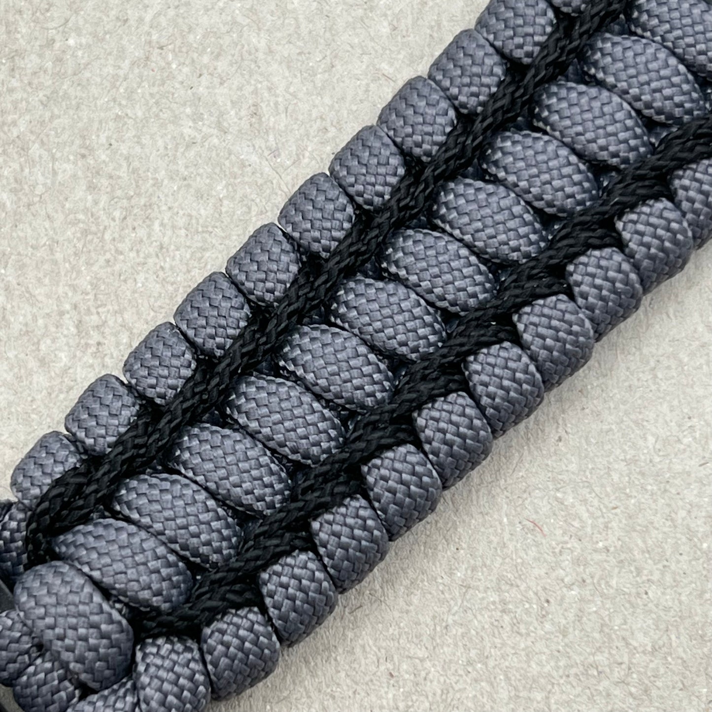 paracord bracelet