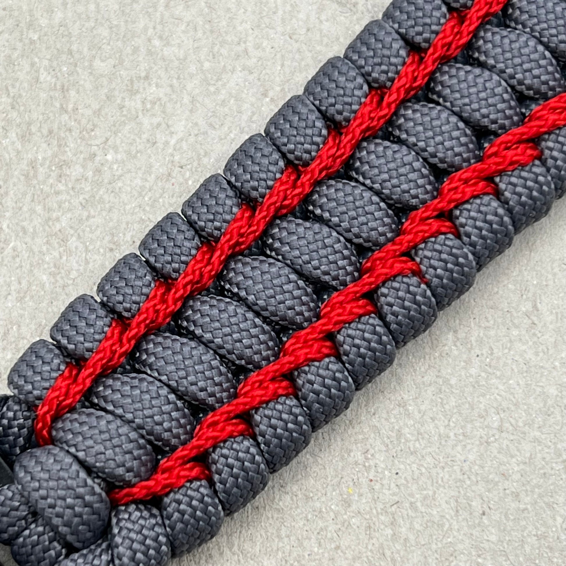 paracord bracelet