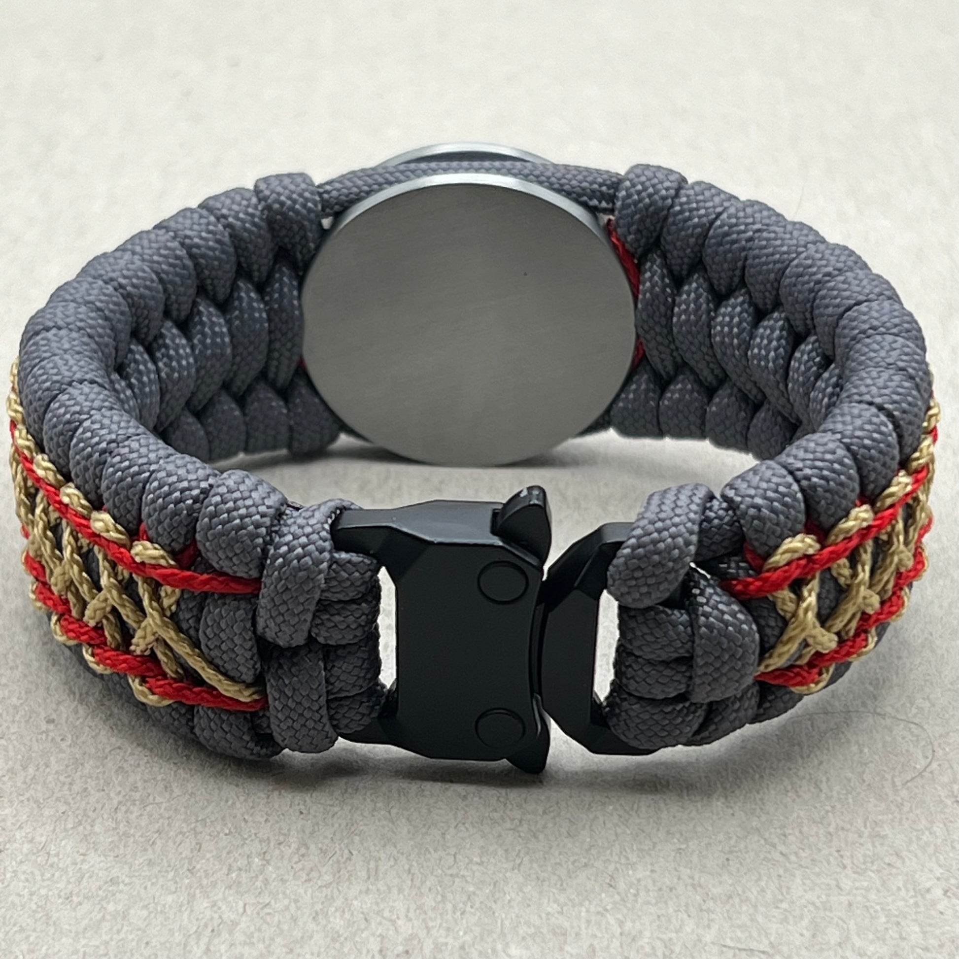 paracord bracelet