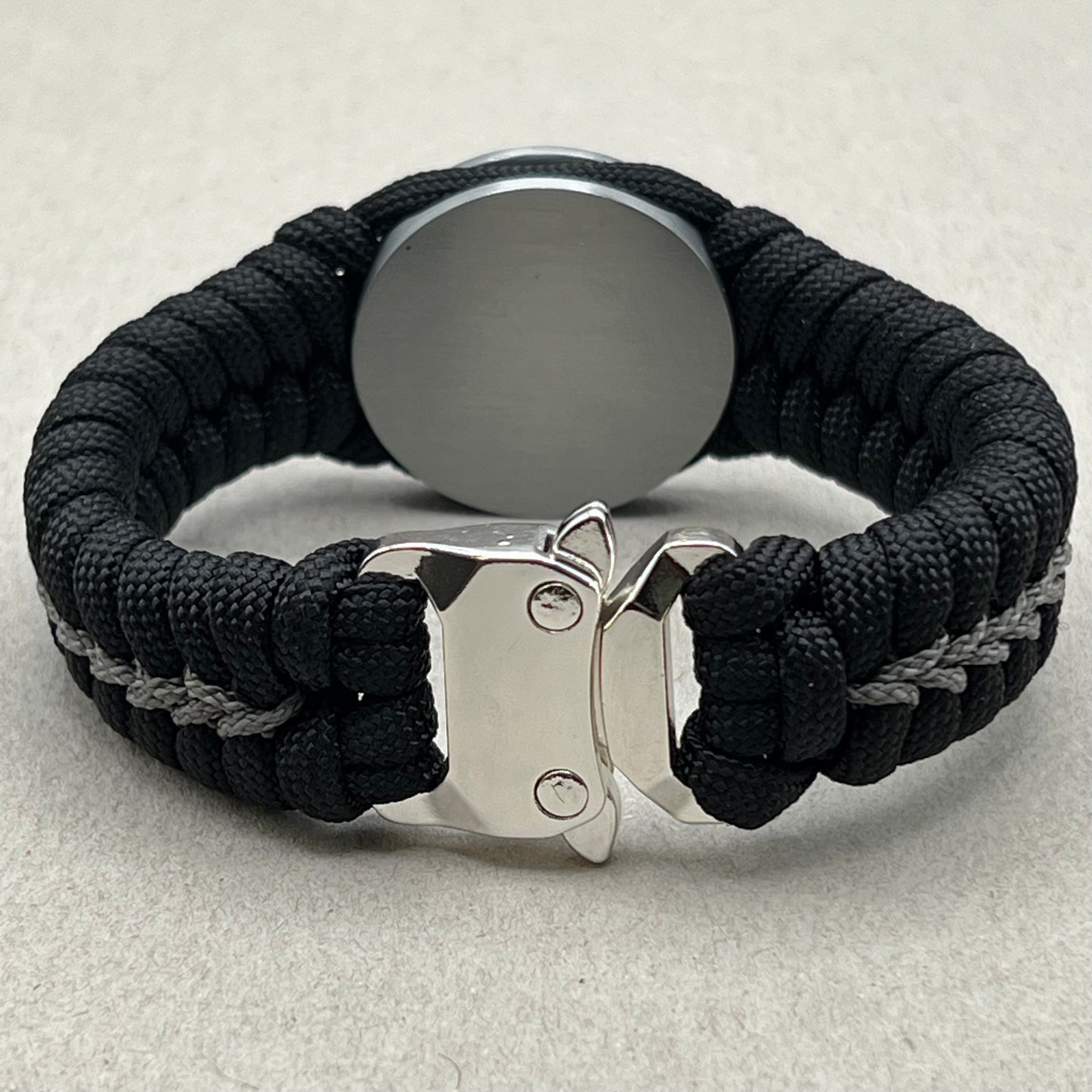 paracord bracelet