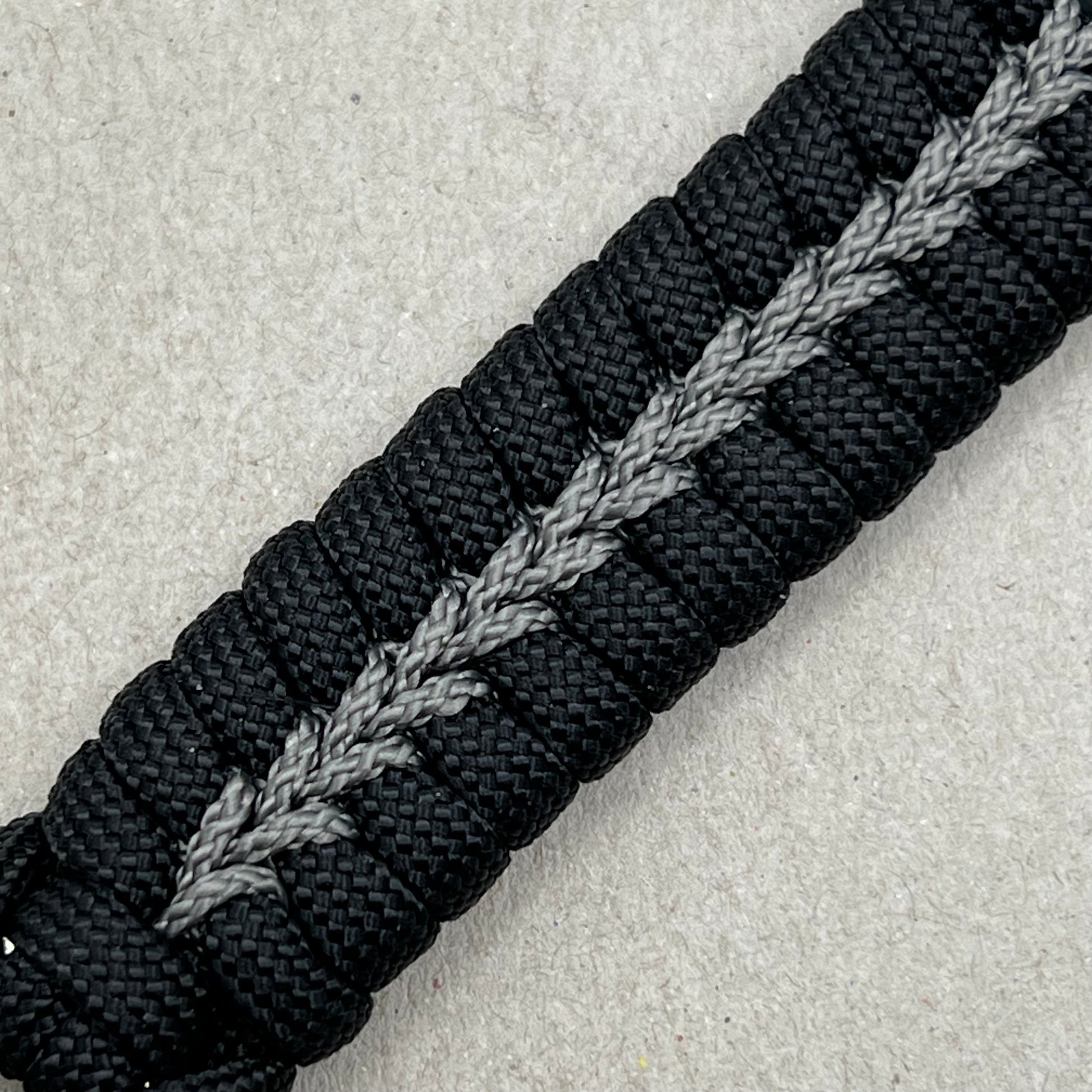 paracord bracelet