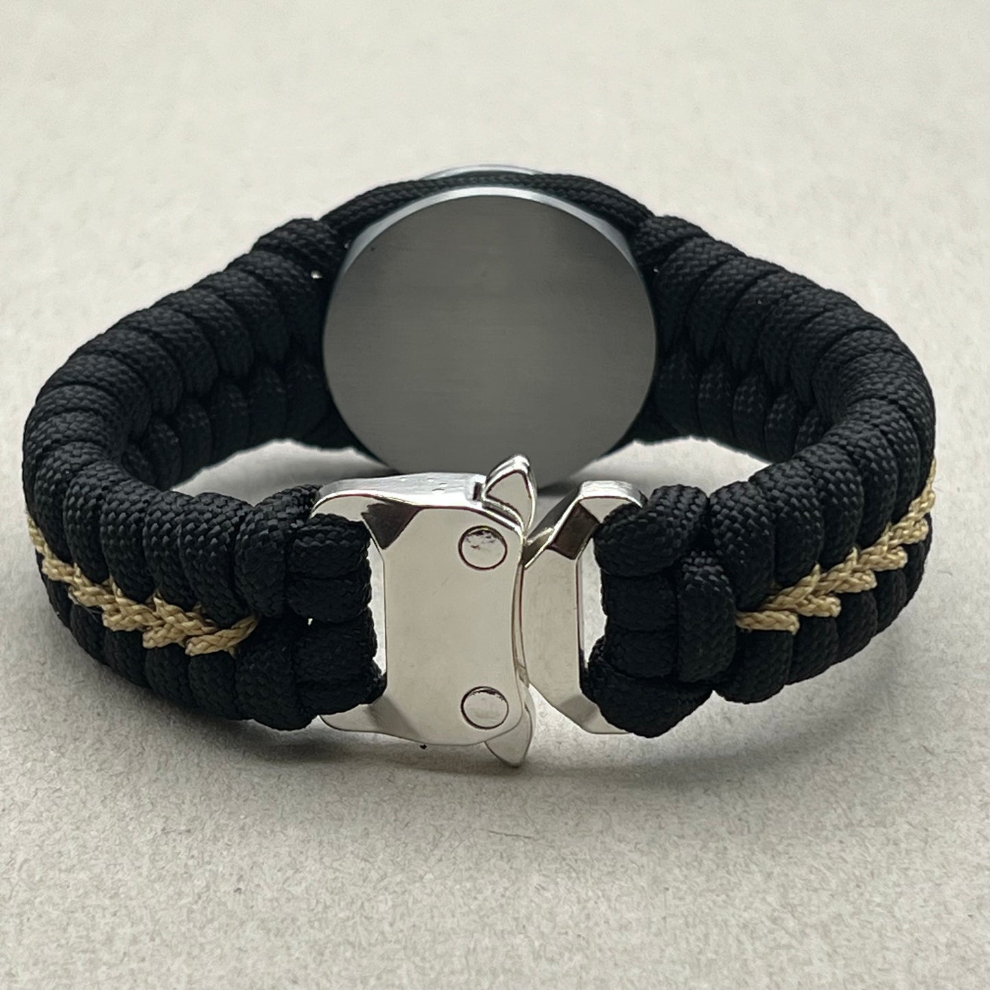 paracord bracelet