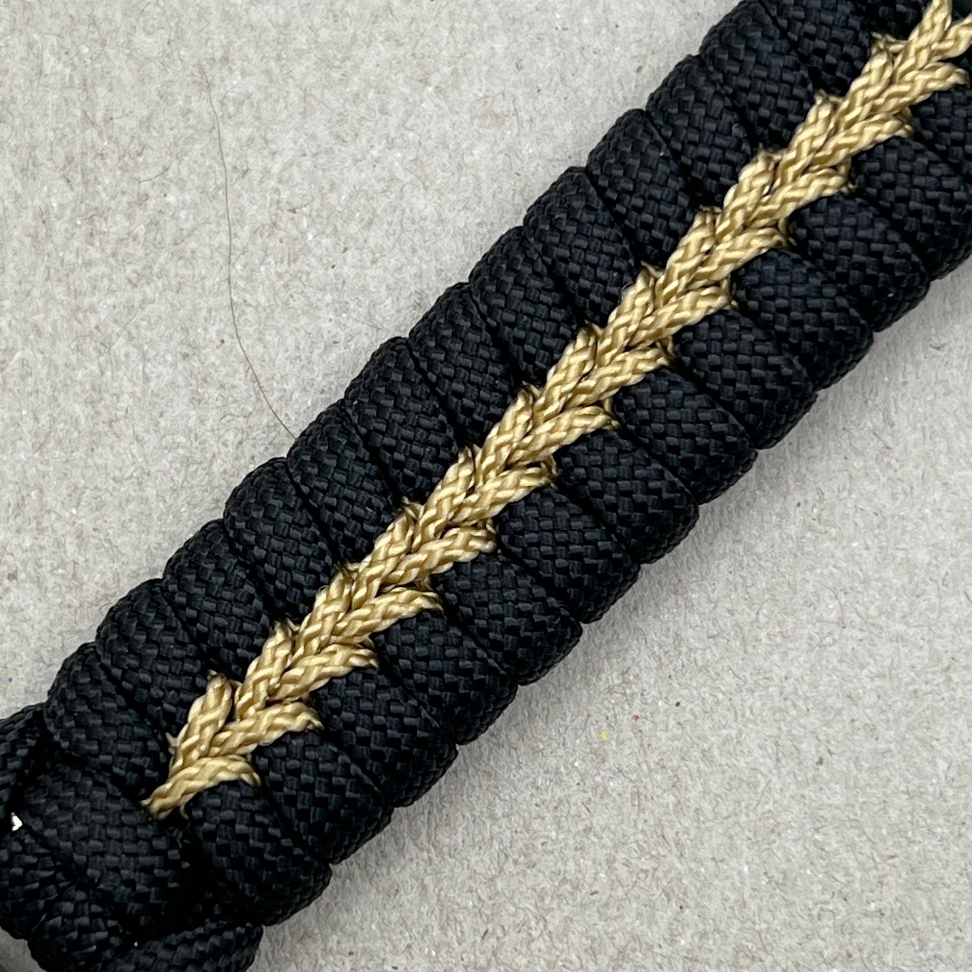 paracord bracelet