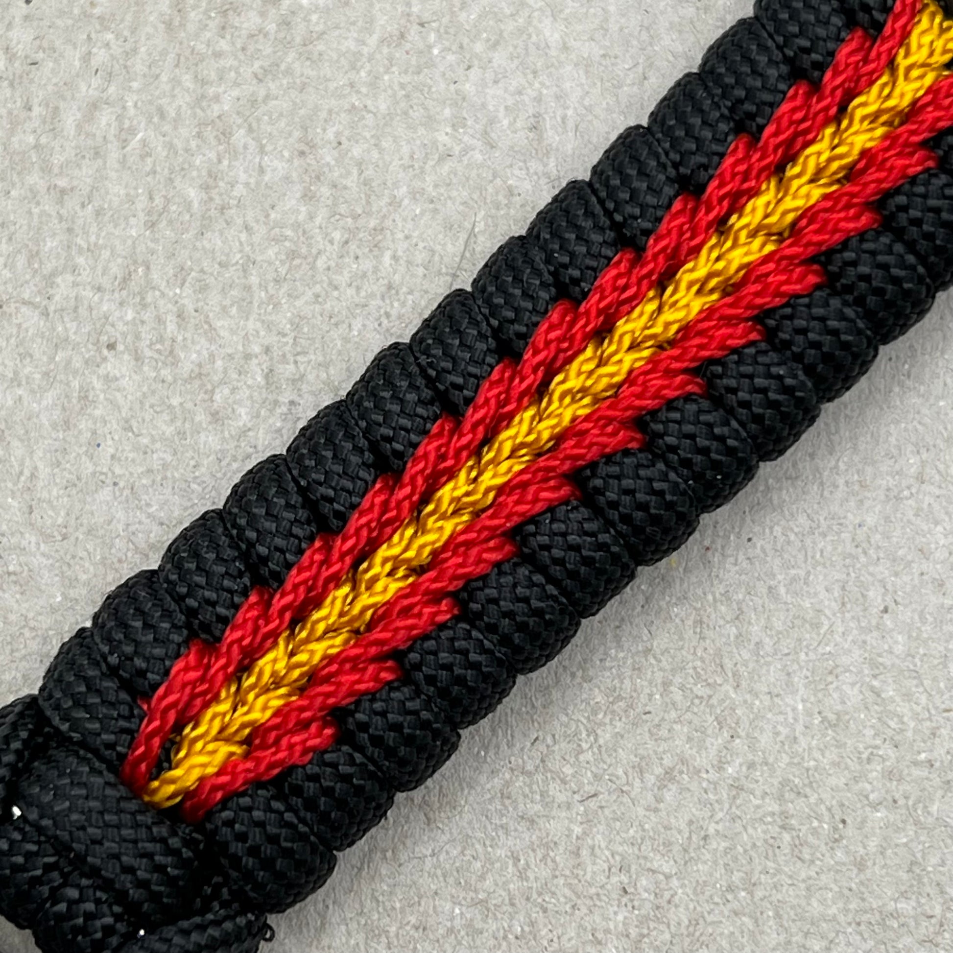 paracord bracelet