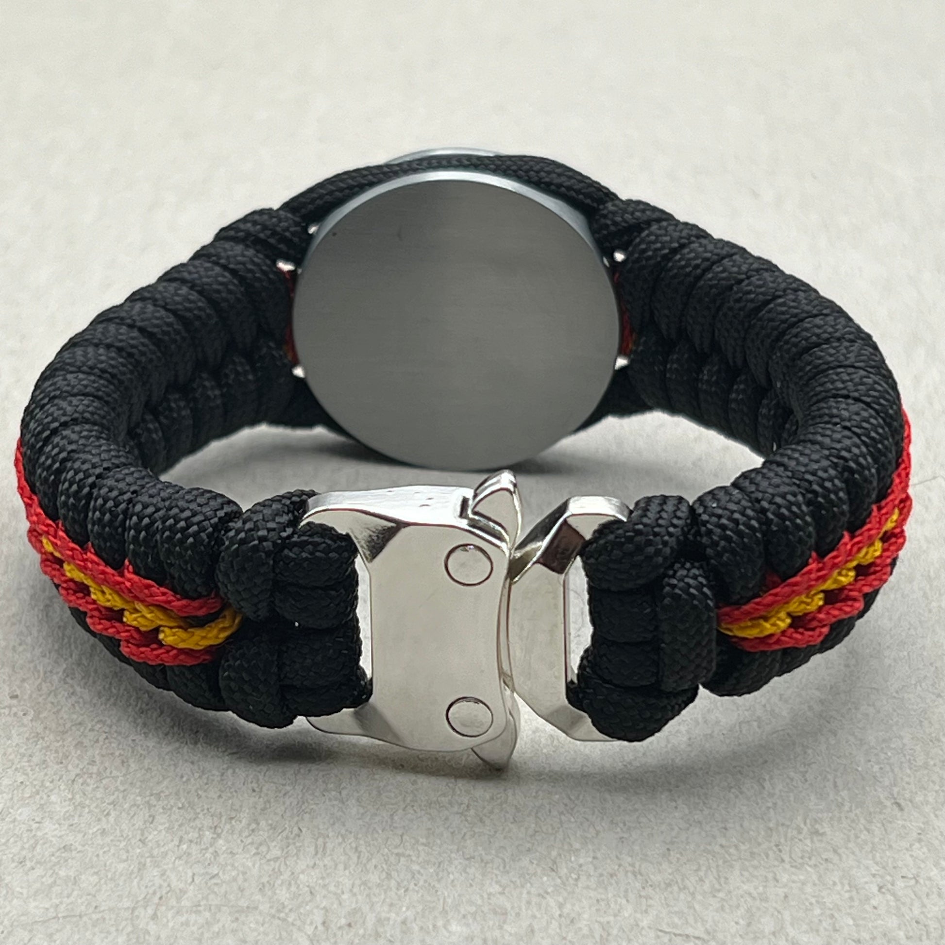 paracord bracelet