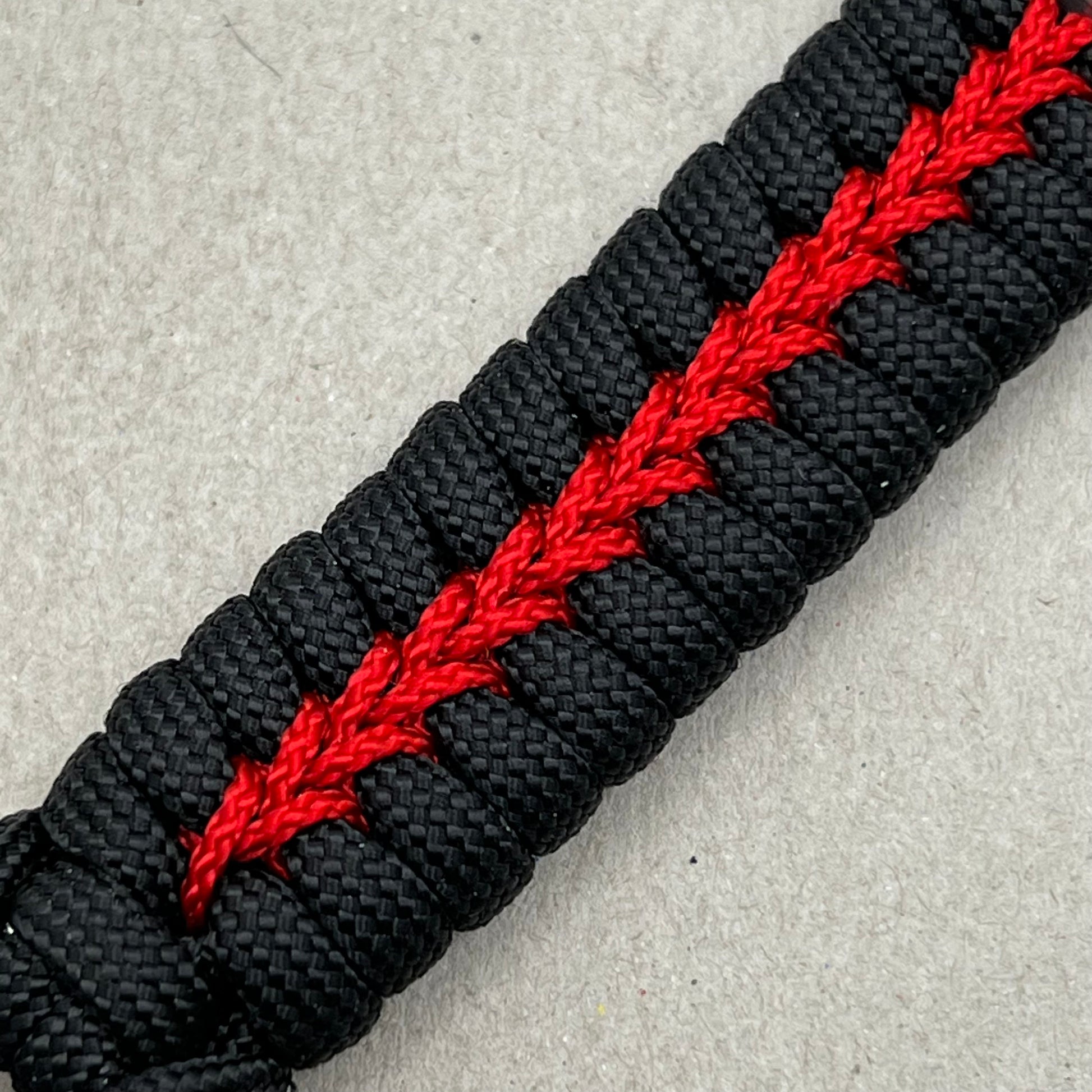 paracord bracelet