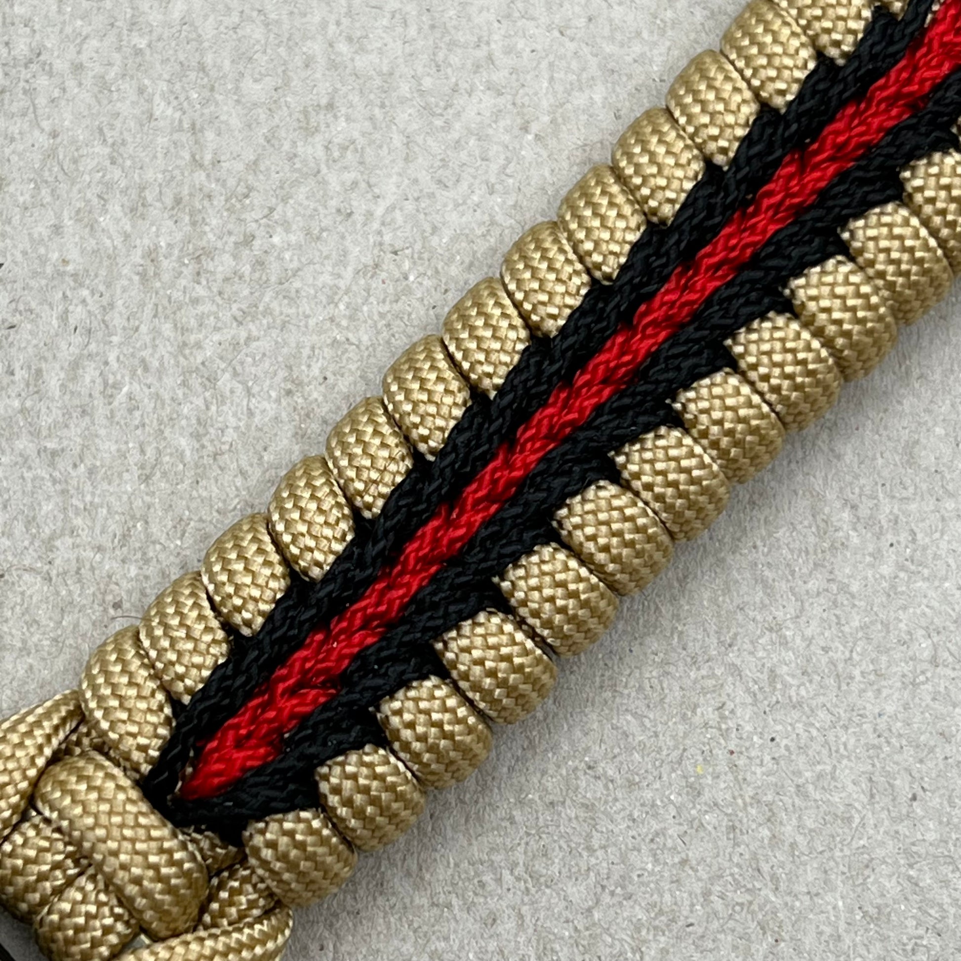 paracord bracelet