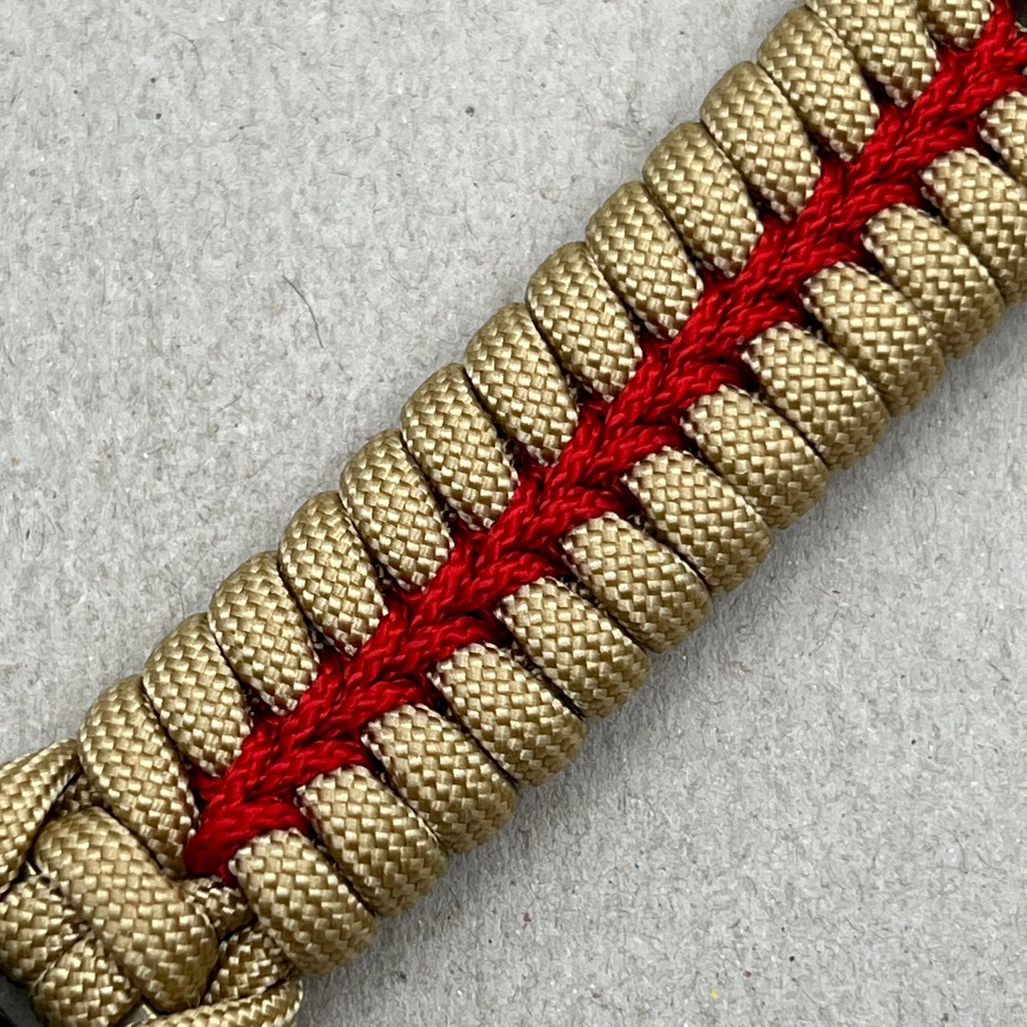 paracord bracelet