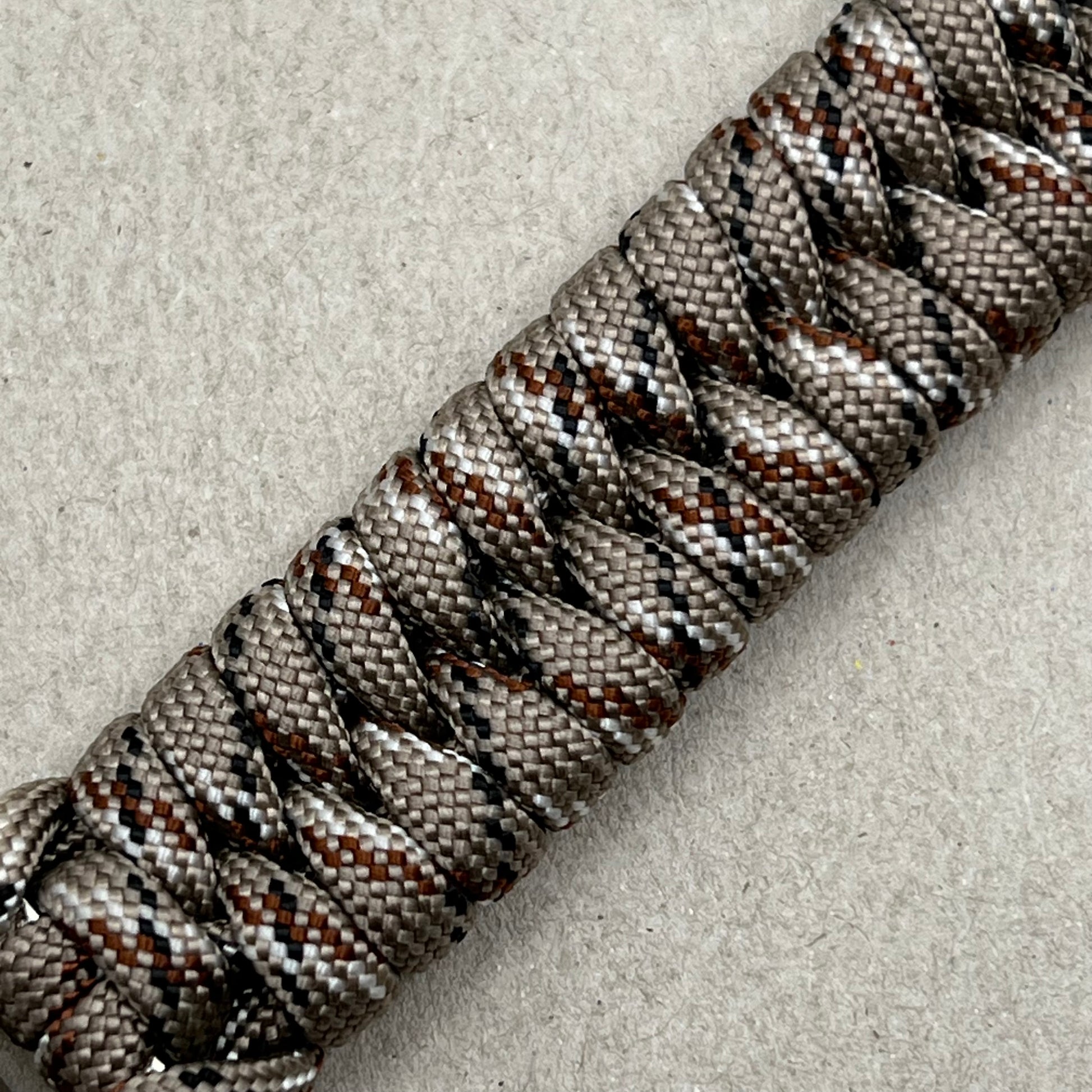 paracord bracelet