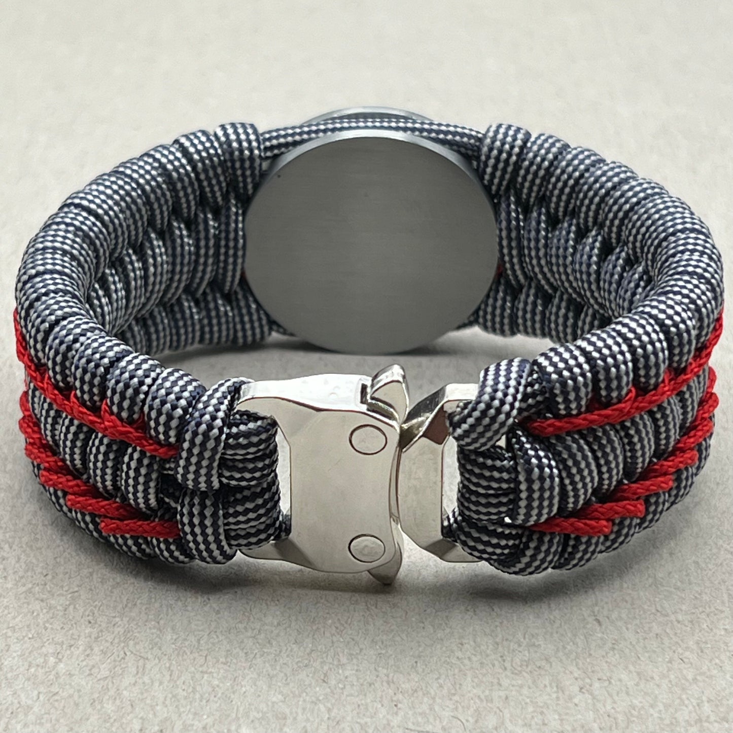 paracord bracelet