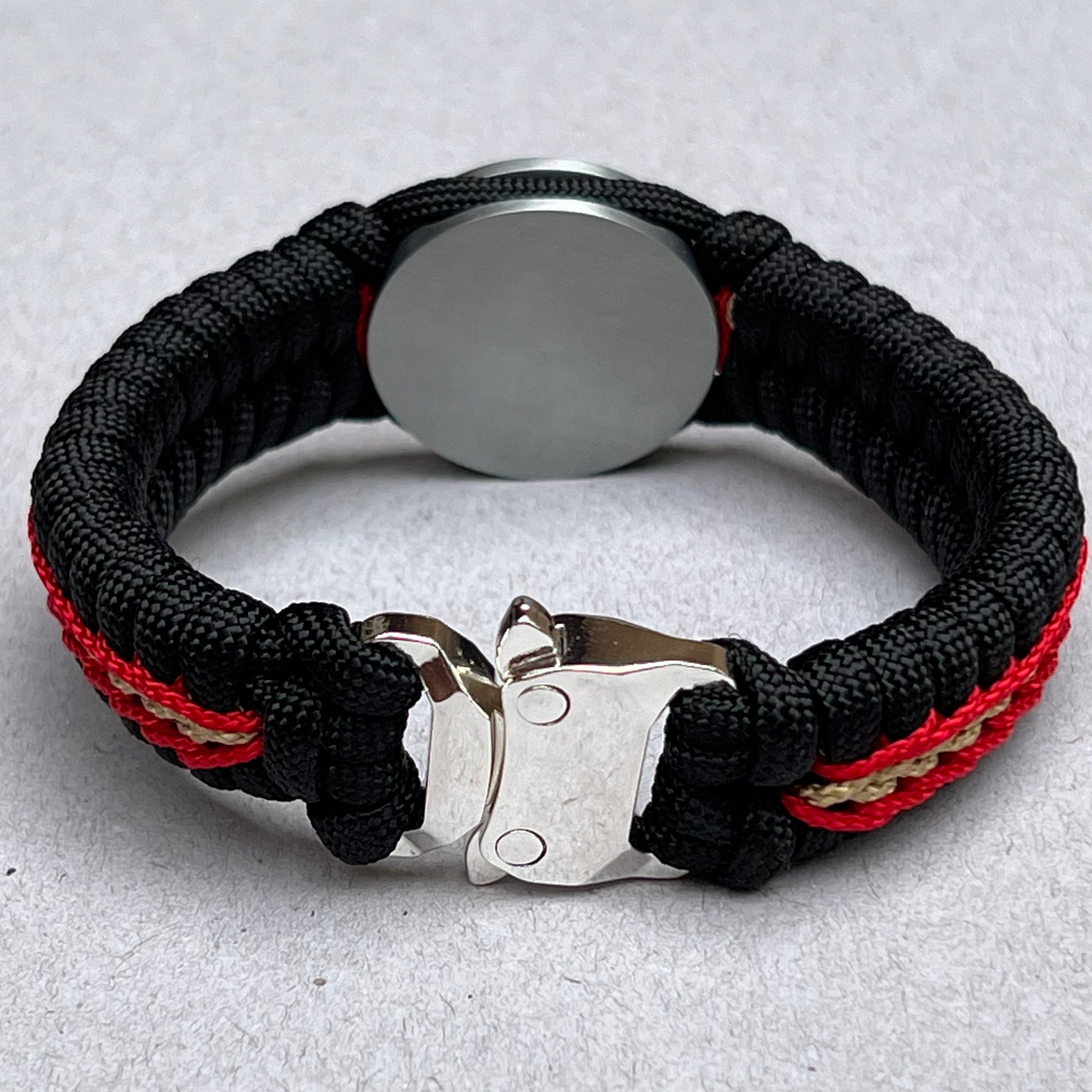 paracord bracelet