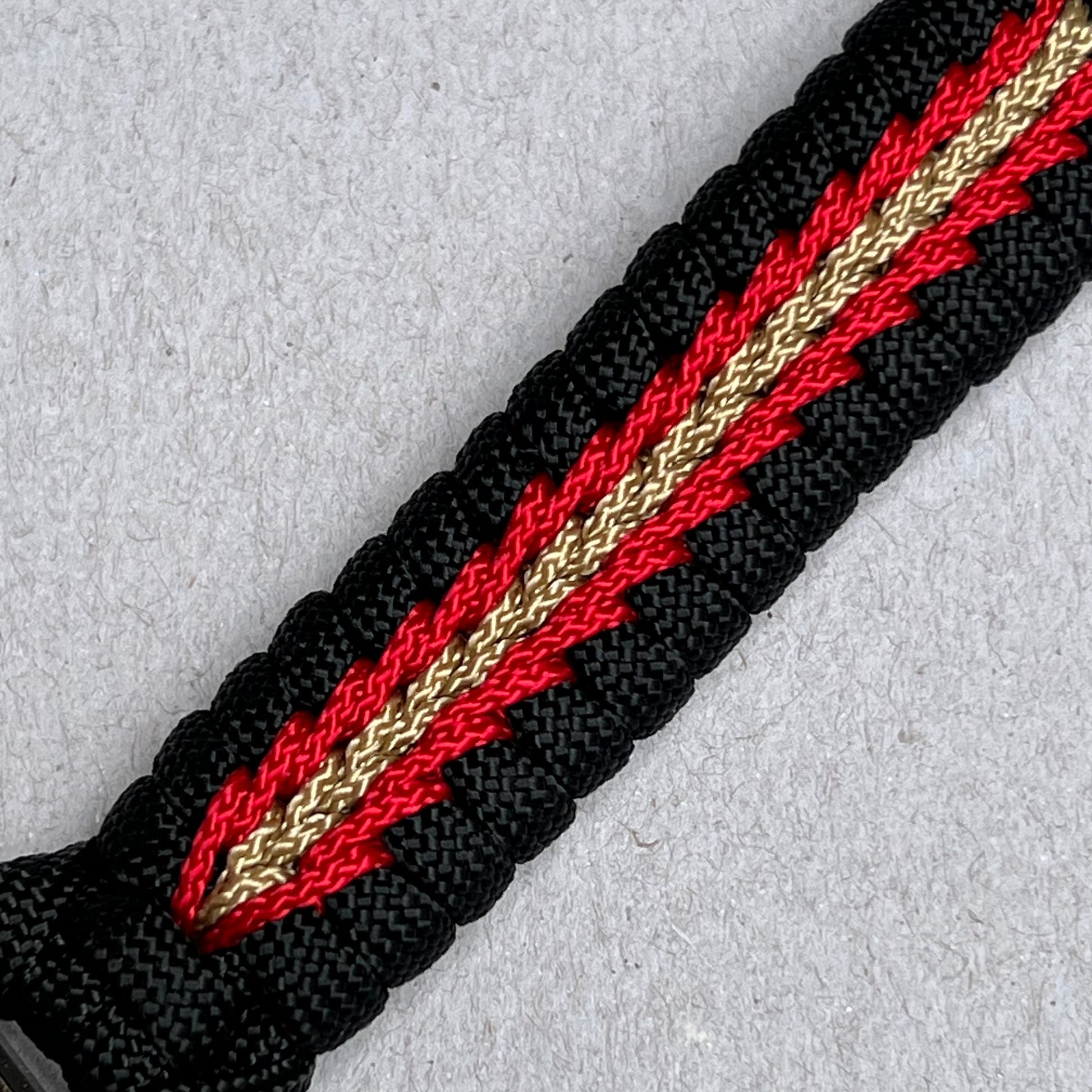 paracord bracelet