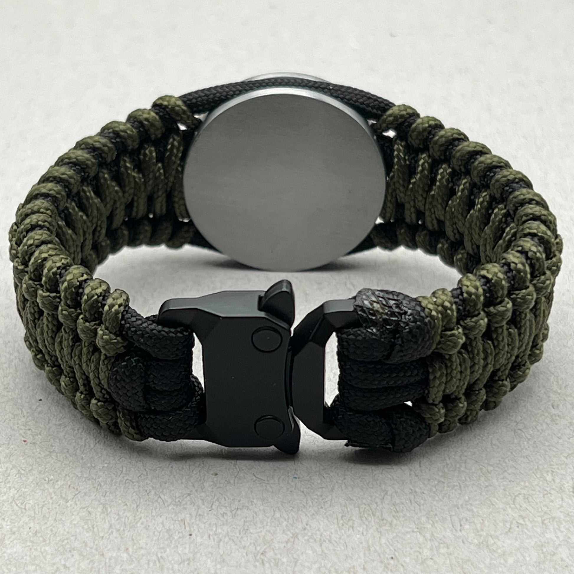 paracord bracelet