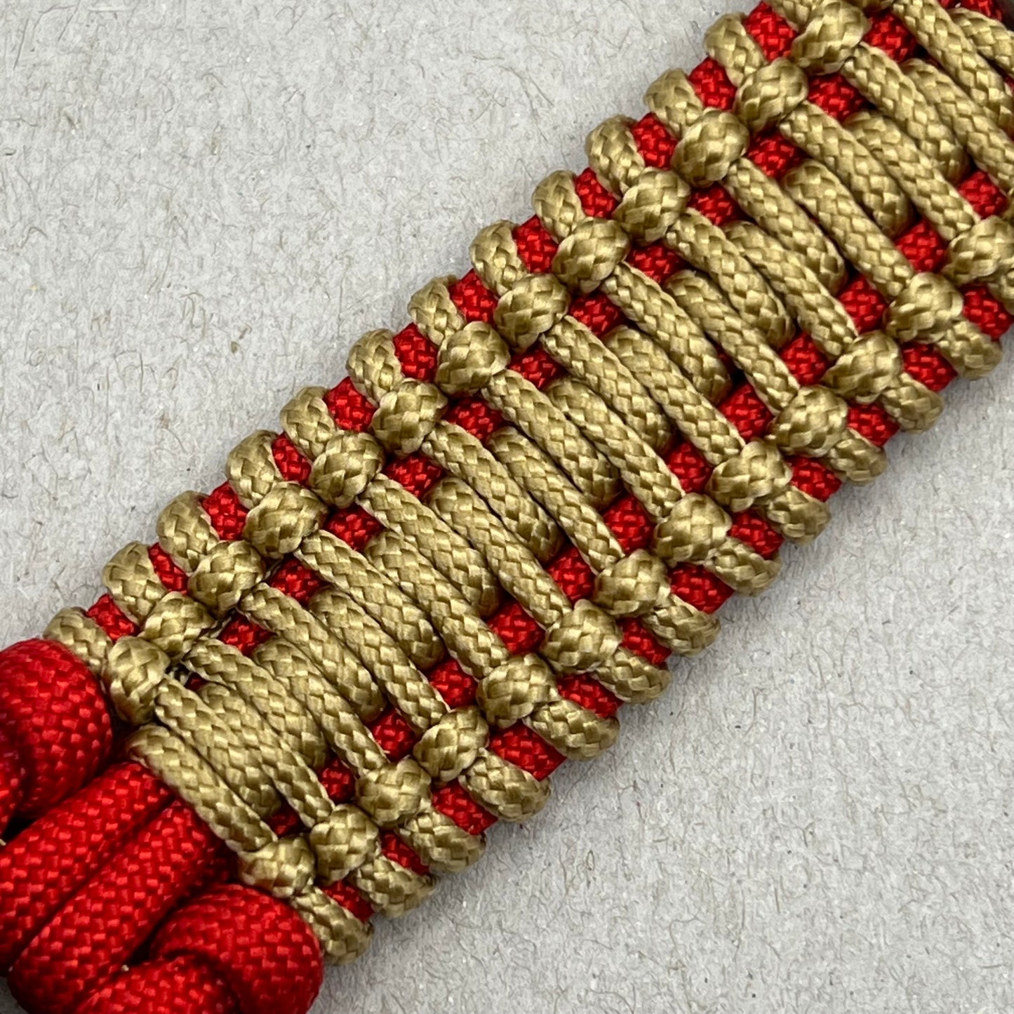 paracord bracelet