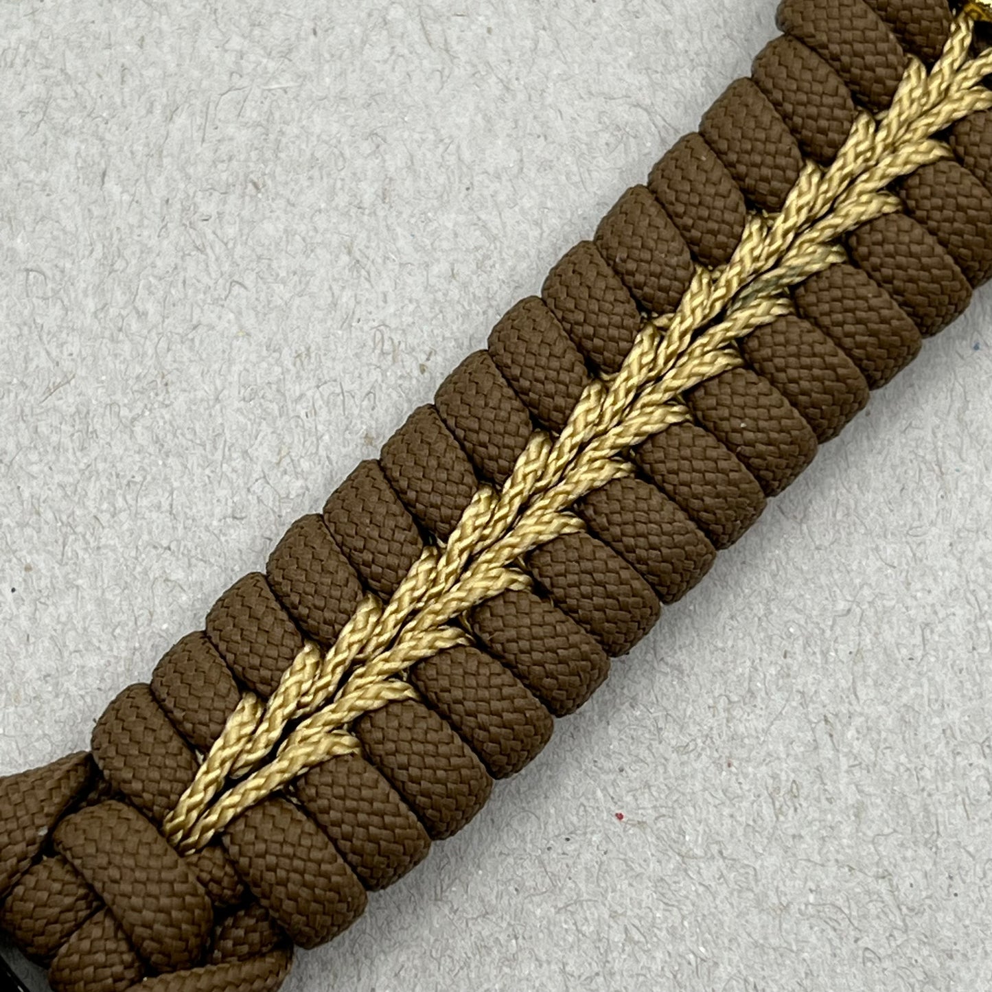 paracord bracelet