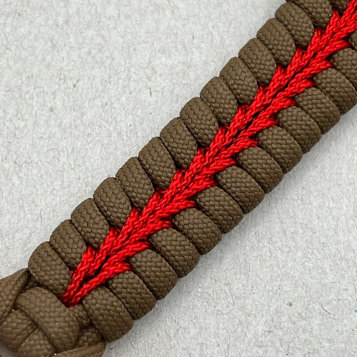 paracord bracelet