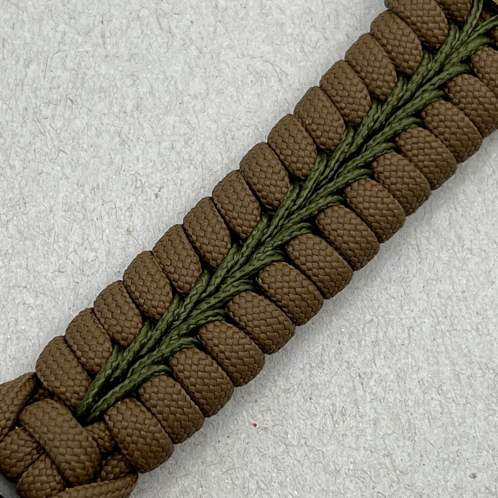 paracord bracelet