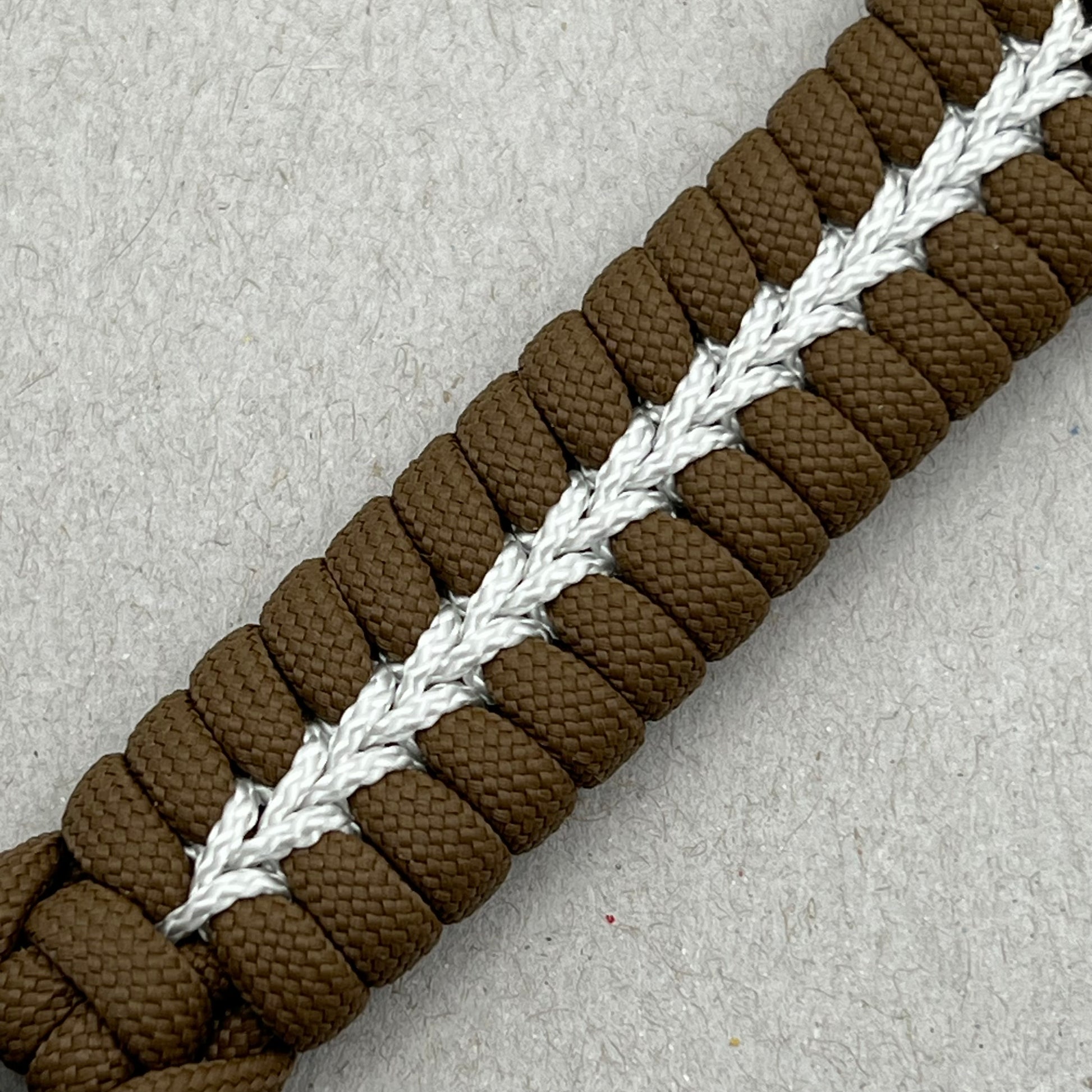 paracord bracelet