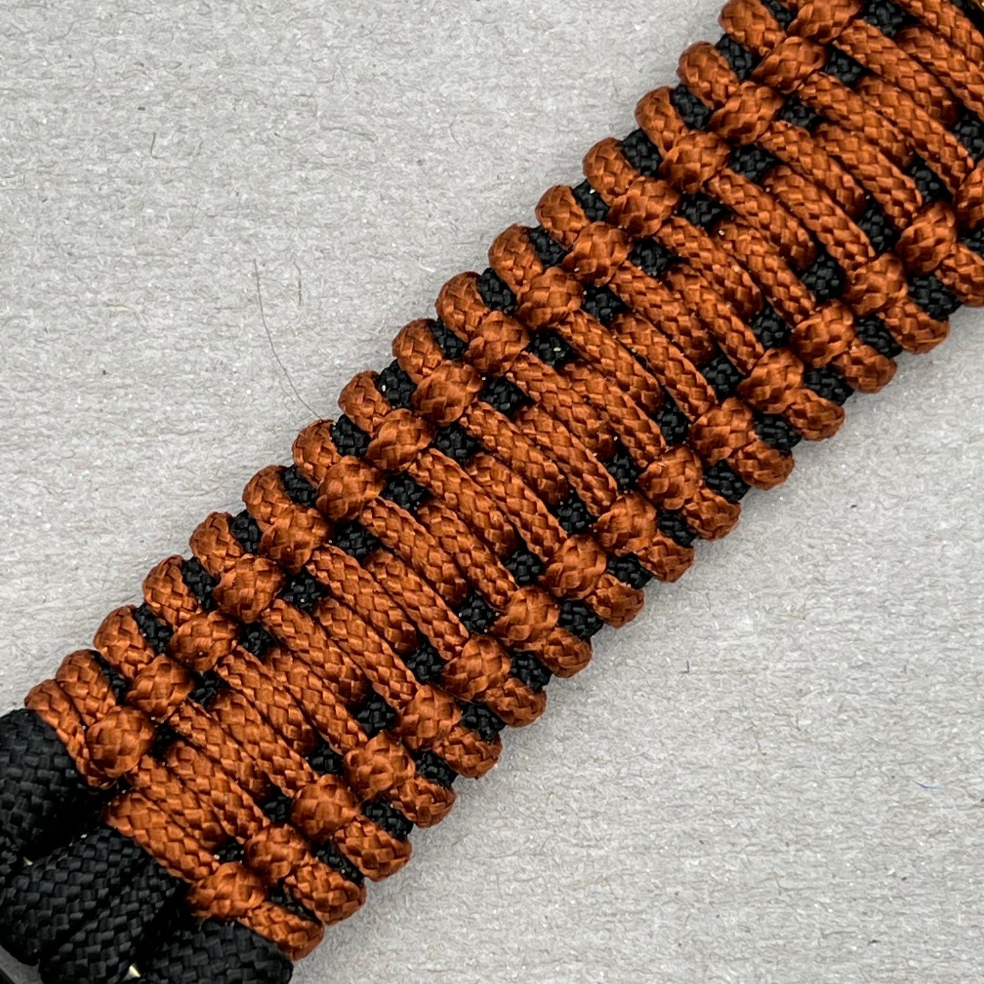 paracord bracelet