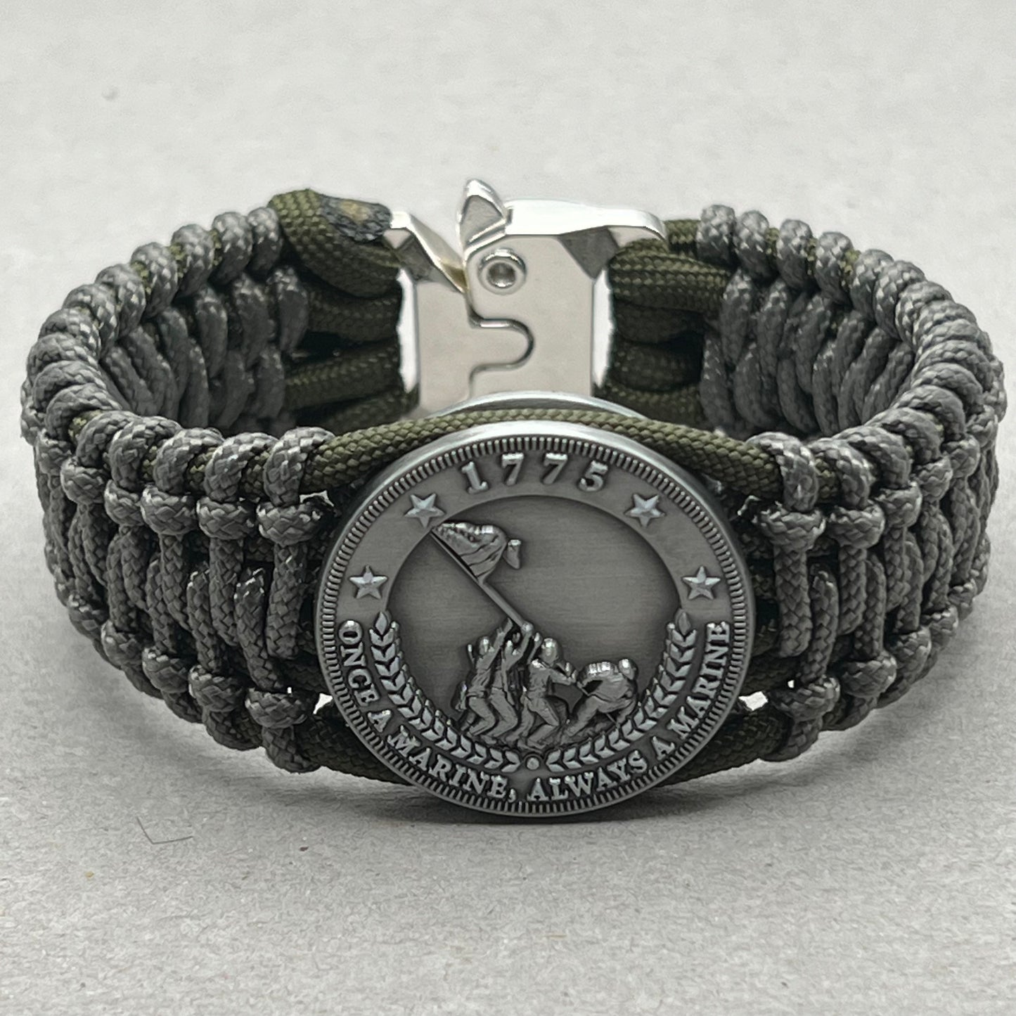 United States Marine Corps Iwo Jima handcrafted paracord bracelet. 3D injection molded beaded medallion.