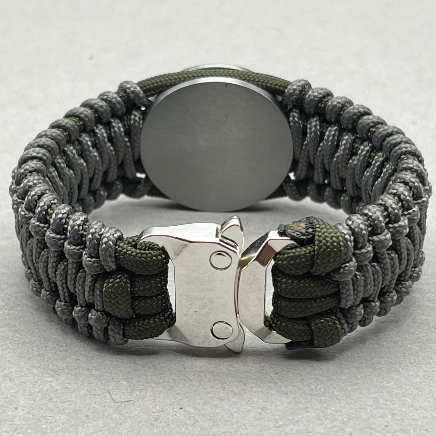 United States Marine Corps Iwo Jima handcrafted paracord bracelet. 3D injection molded beaded medallion.