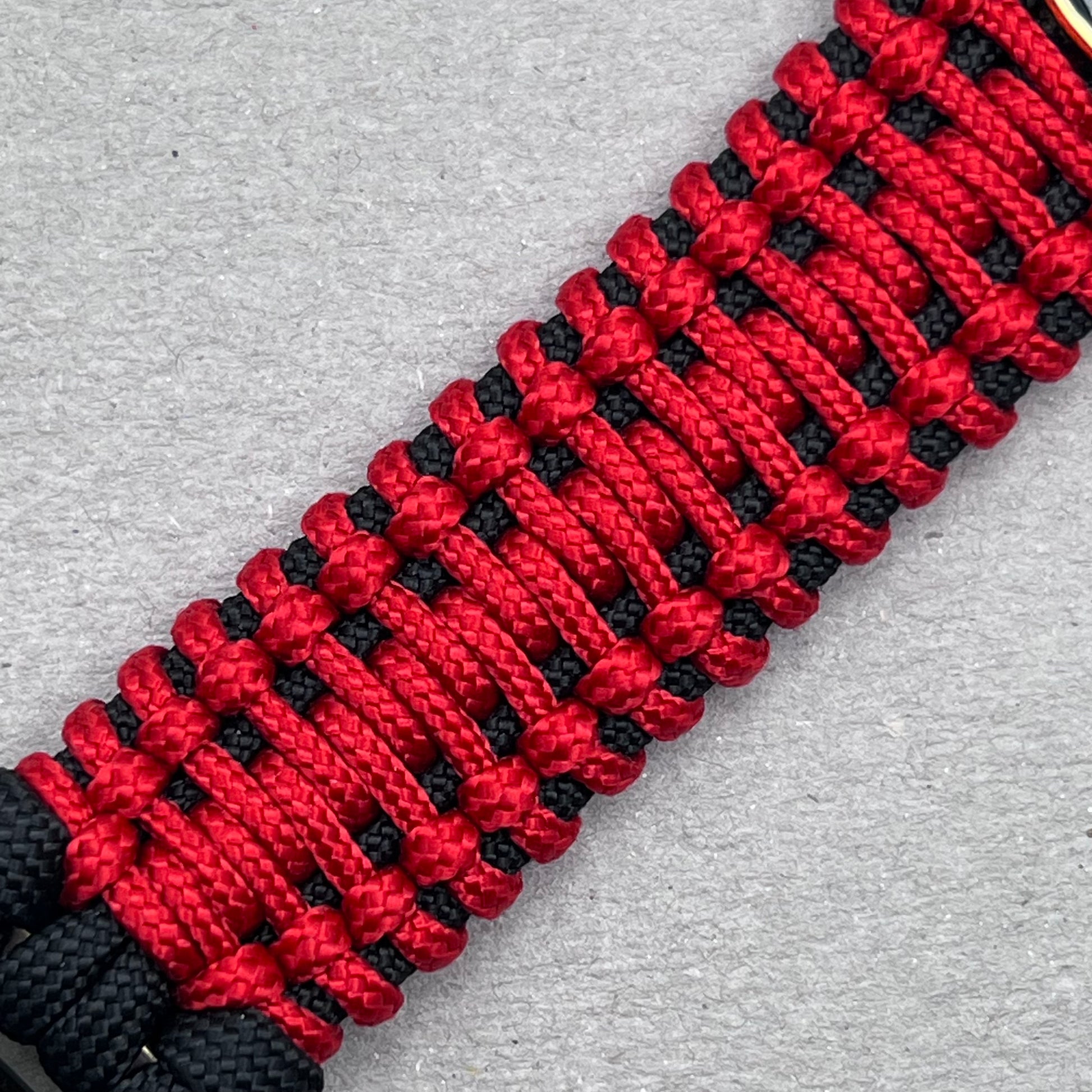 paracord bracelet