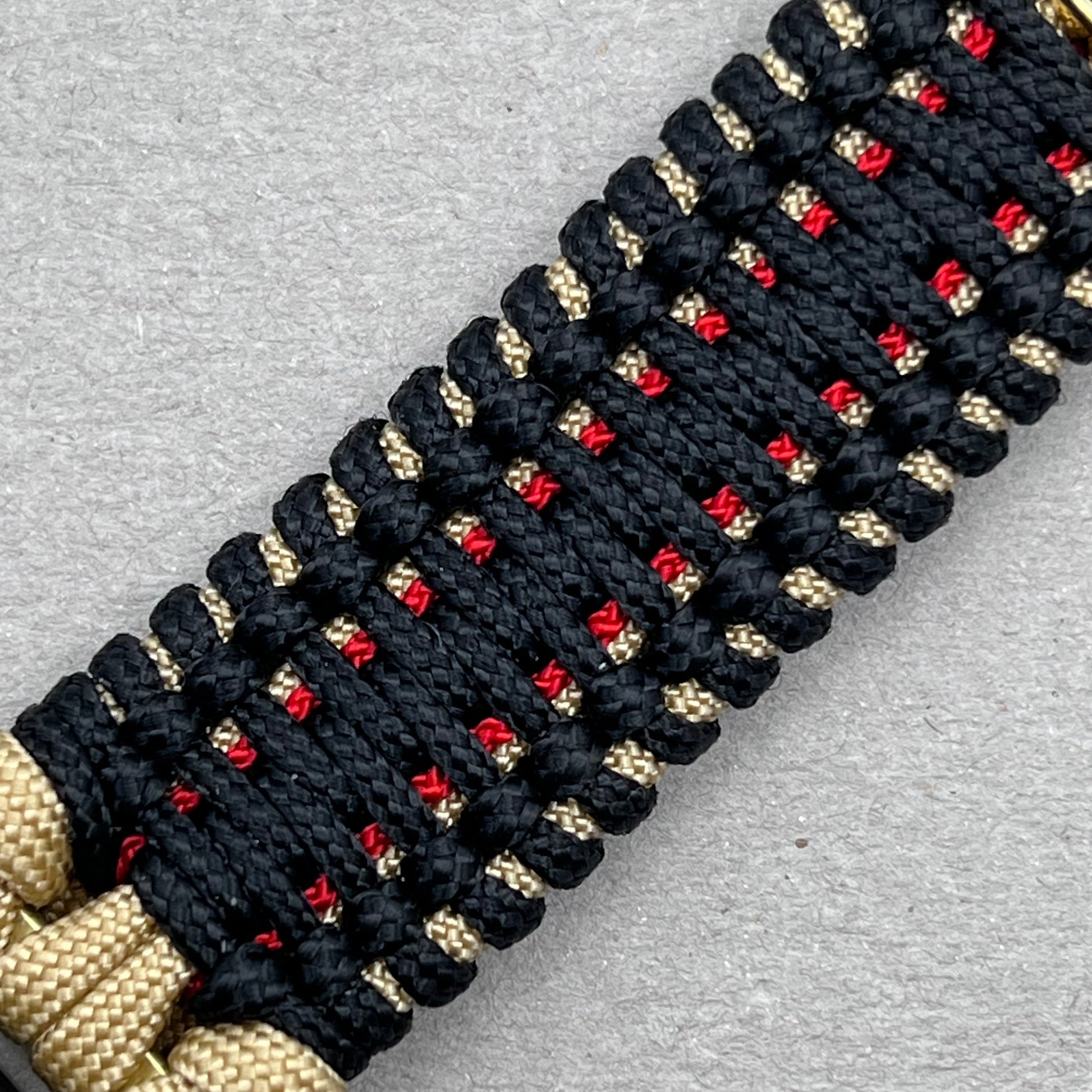 paracord bracelet