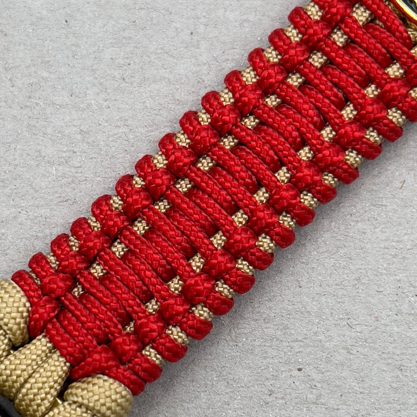 paracord bracelet